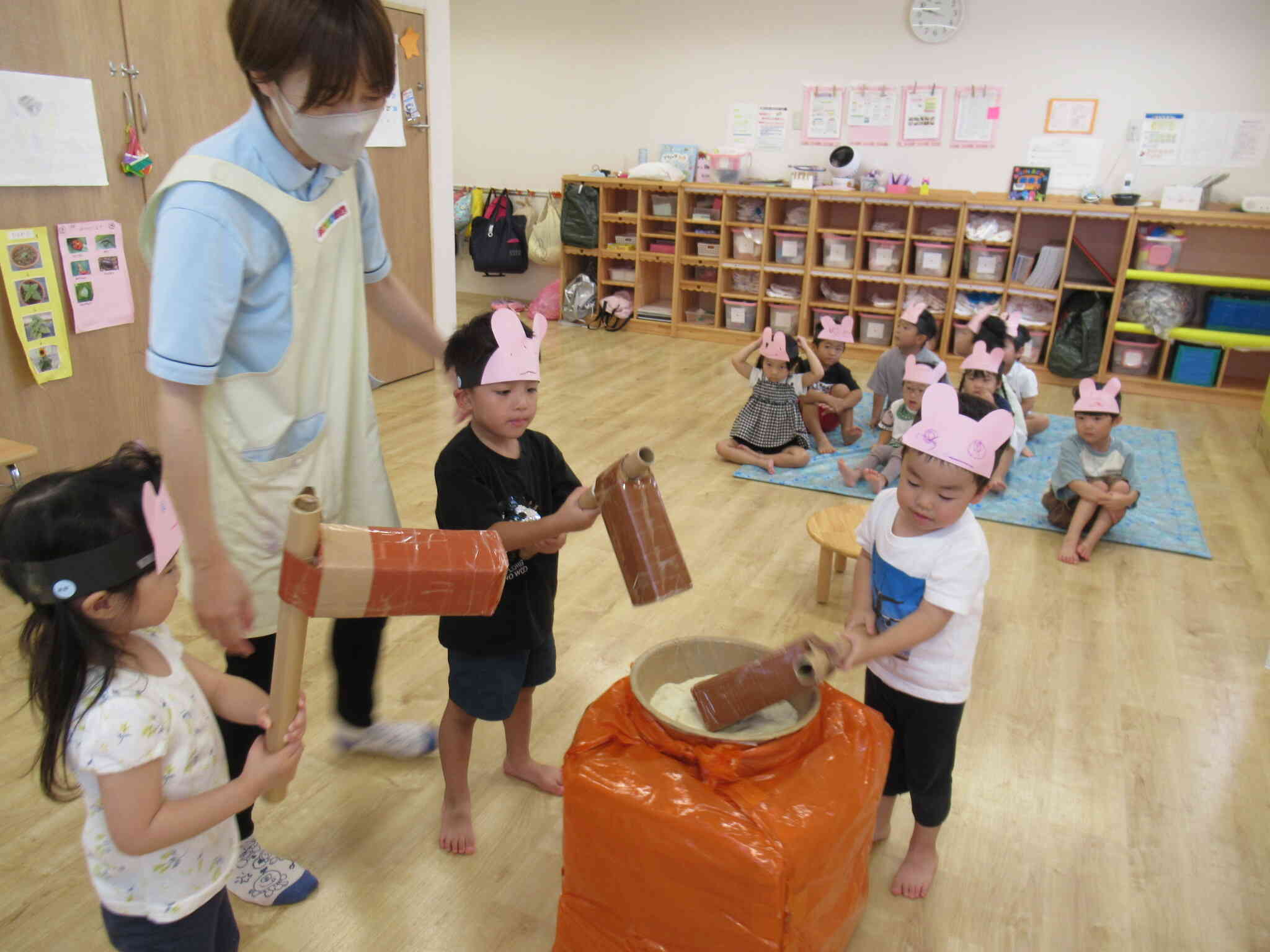 お月見会～うさぎさんに変身しておもちつき！おともだちといっしょに力を合わせてペッタンこ！