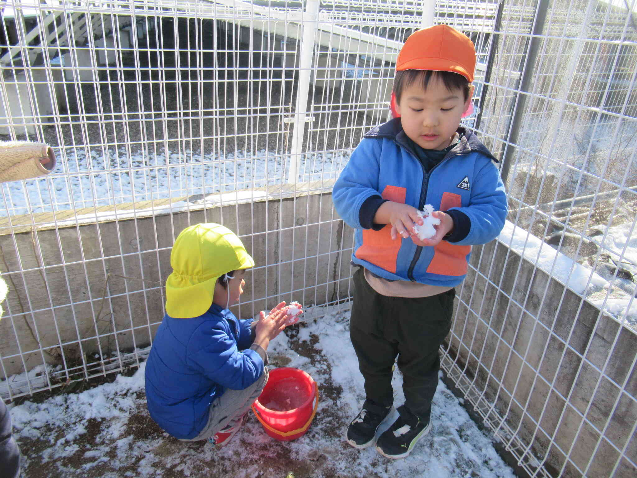 保育園にも雪がふったよ！