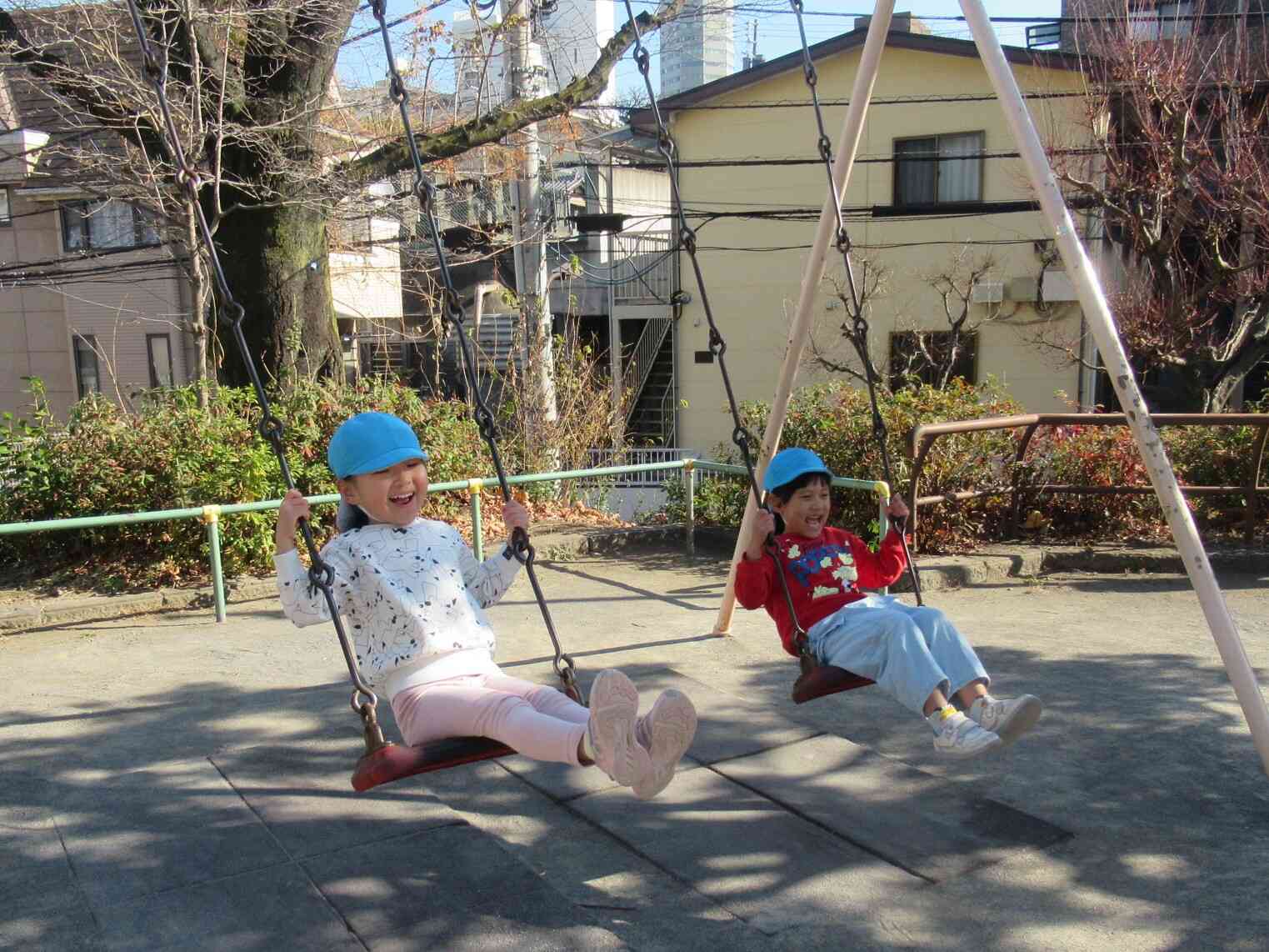 4歳児　戸外遊びの様子