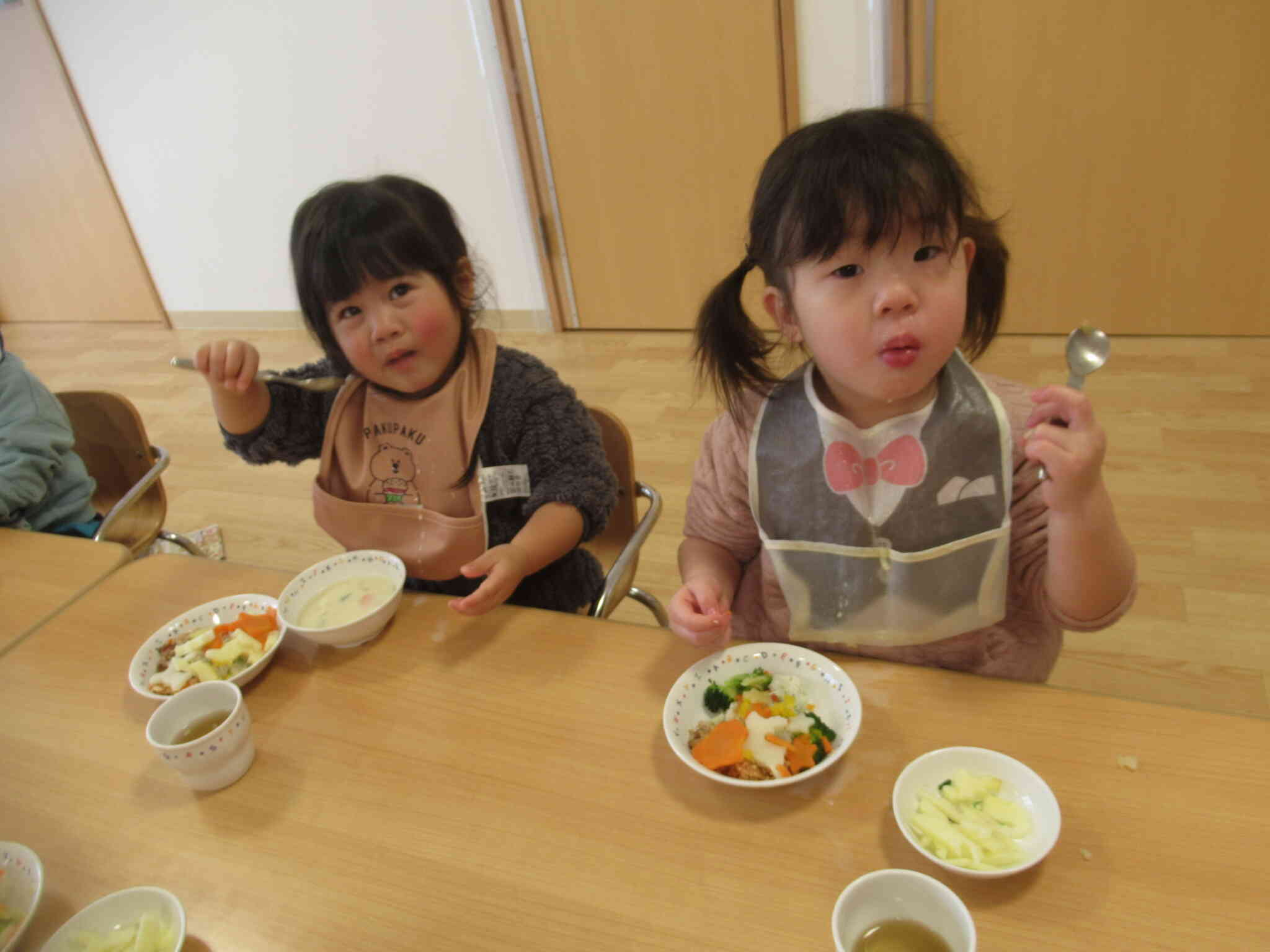 「おいしー！」ともぐもぐ食べていました。