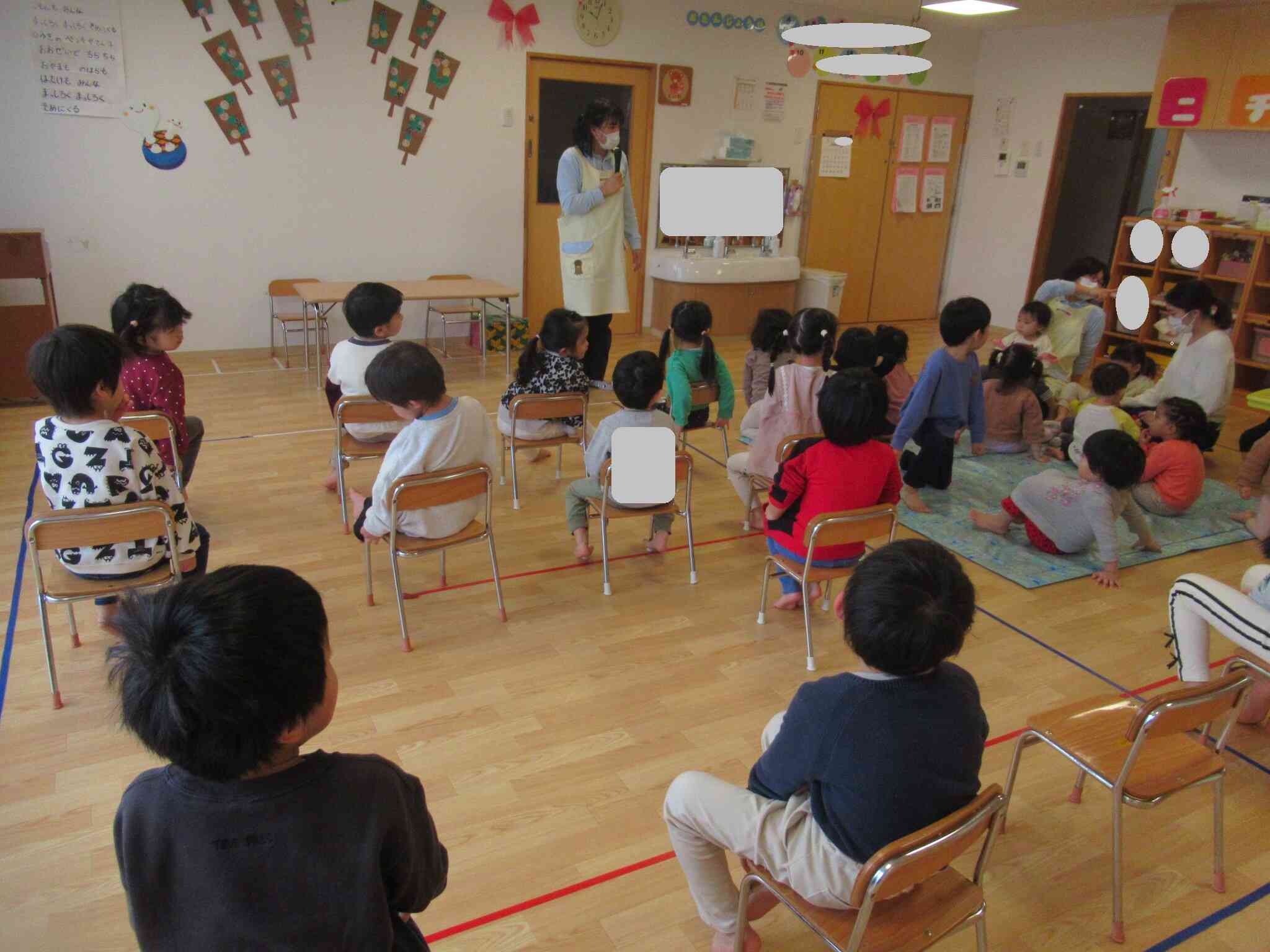 新年のお祝い会がスタートして子ども達もワクワクしております