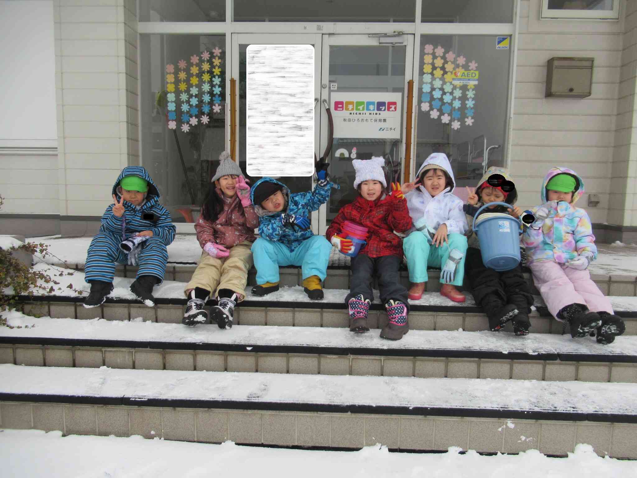 避難経路の雪かき隊(5歳児)