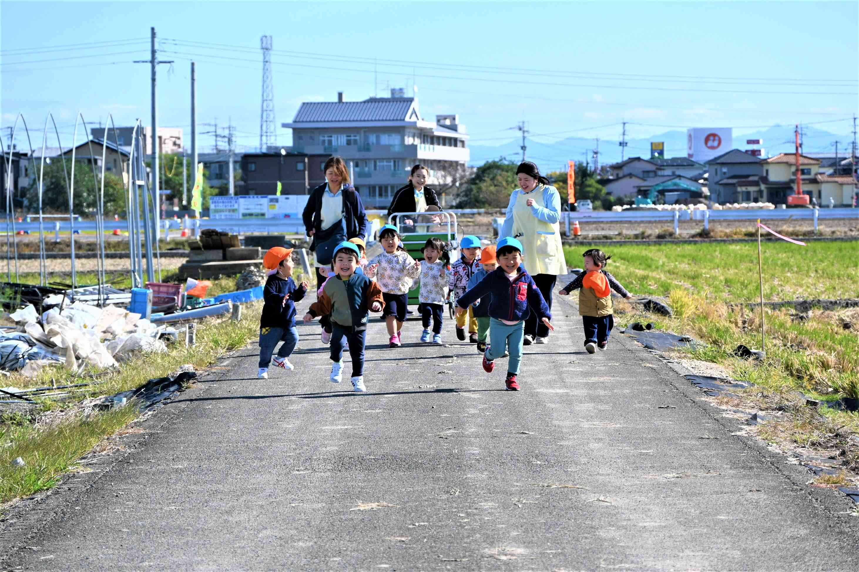 お散歩へ行きました♪