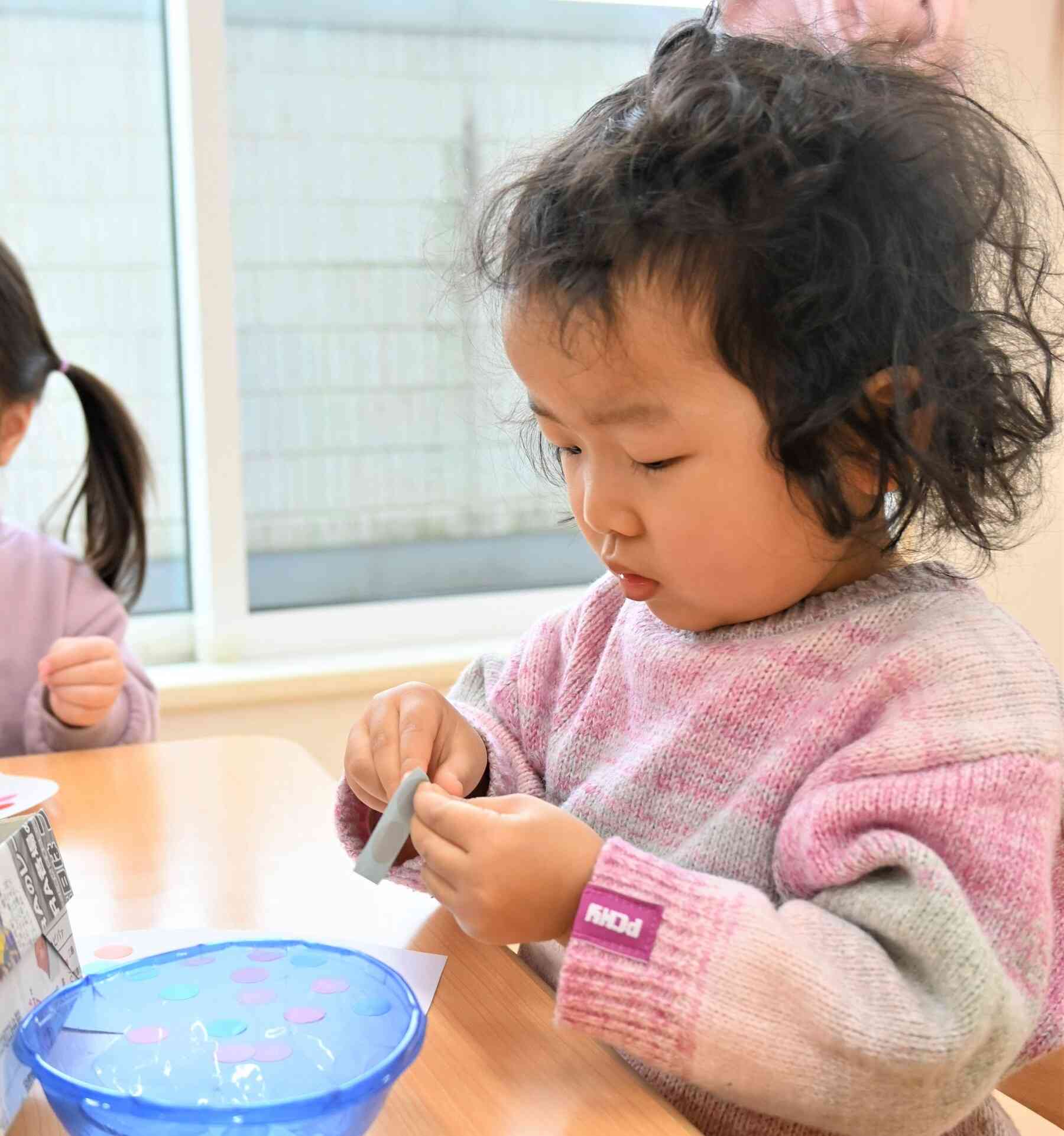 小さな丸ｼｰﾙもはがせるよ♪