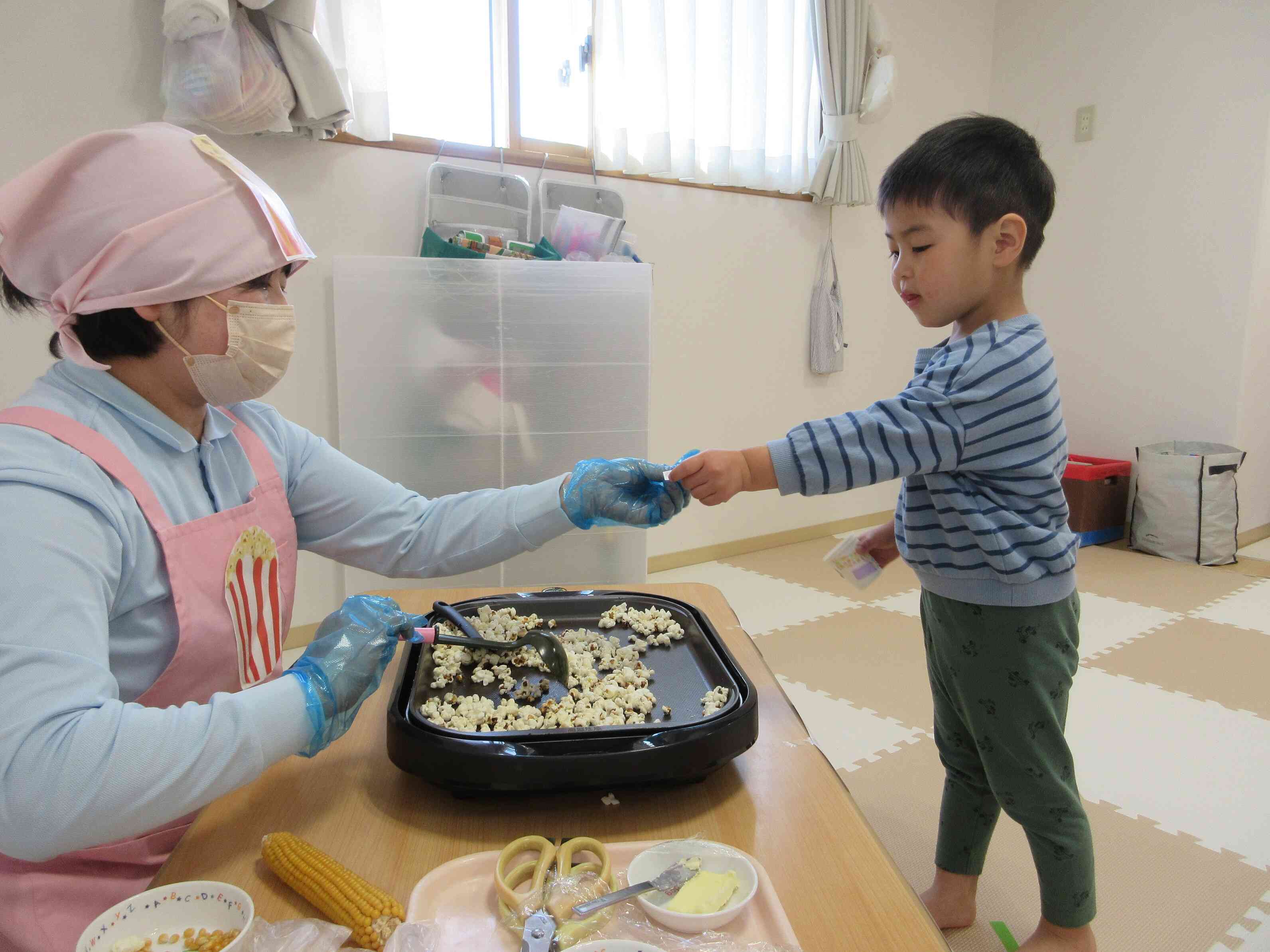 引換券を渡して・・・