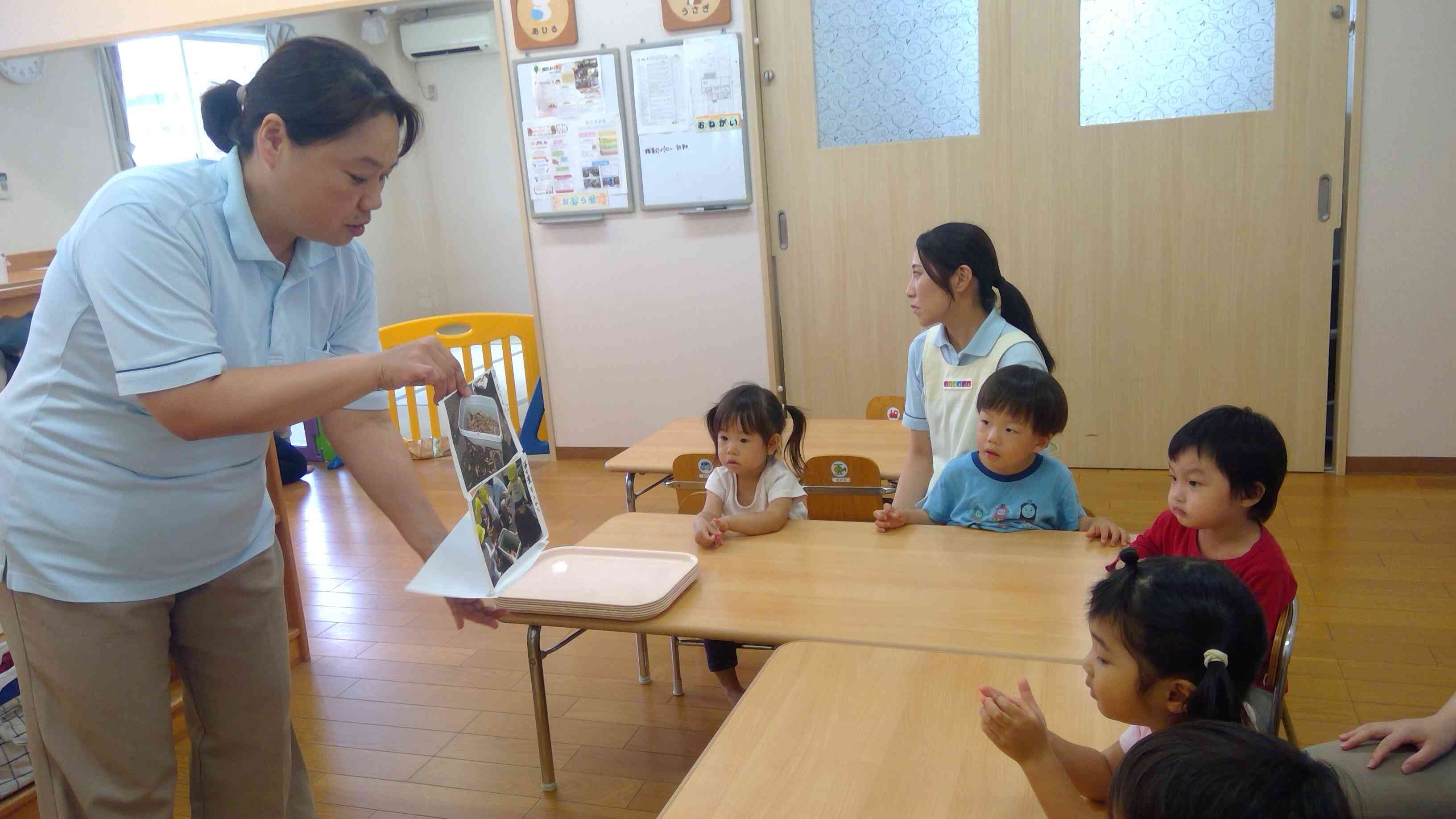 甘くておいしいオクラが出来るまで、オクラさんのお手伝いみんなでしてあげたね♪