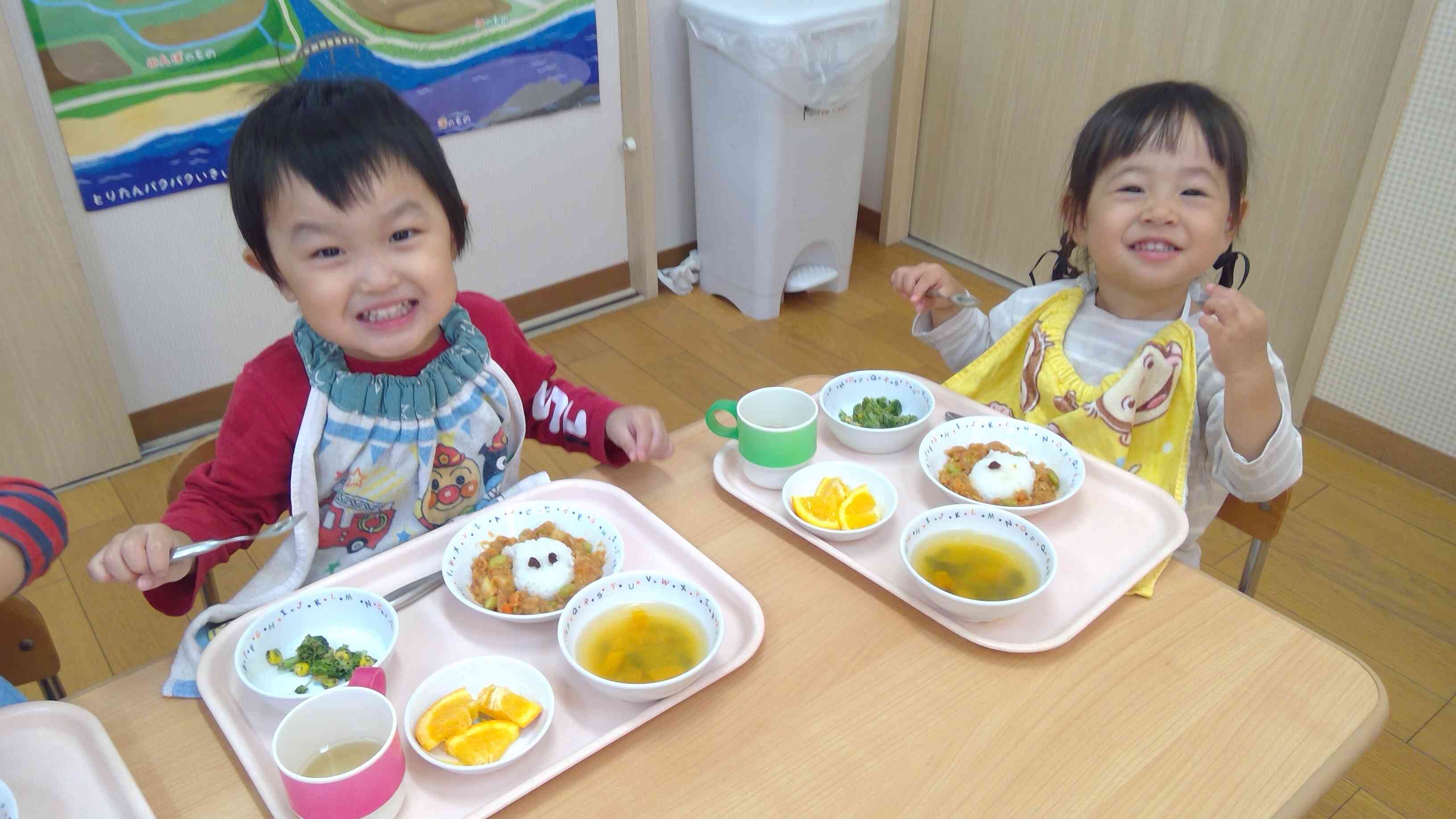 ハロウィン給食は「おばけカレー」でした♪