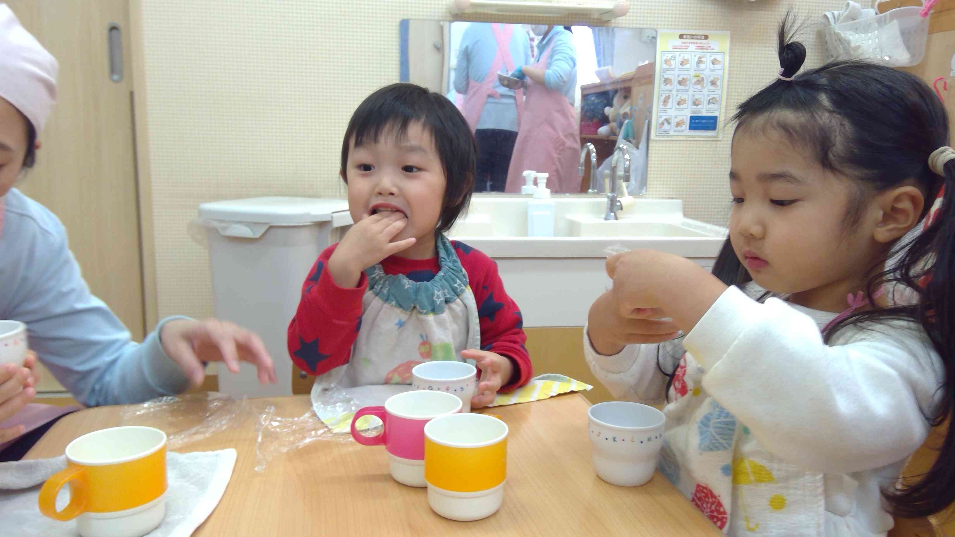 食べ終わったら、次の「おにぎり作り」にチャレンジ。