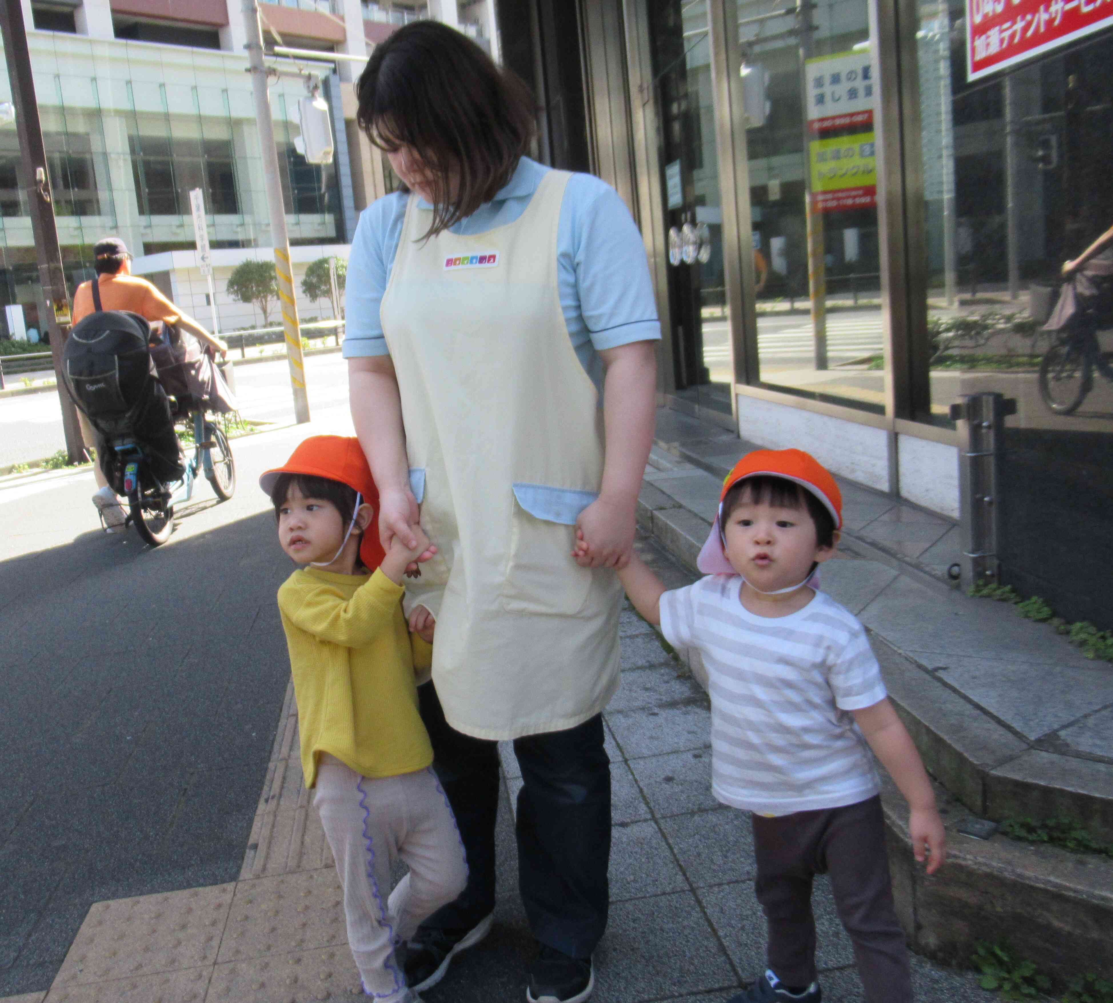 あひる組（1歳児）散歩