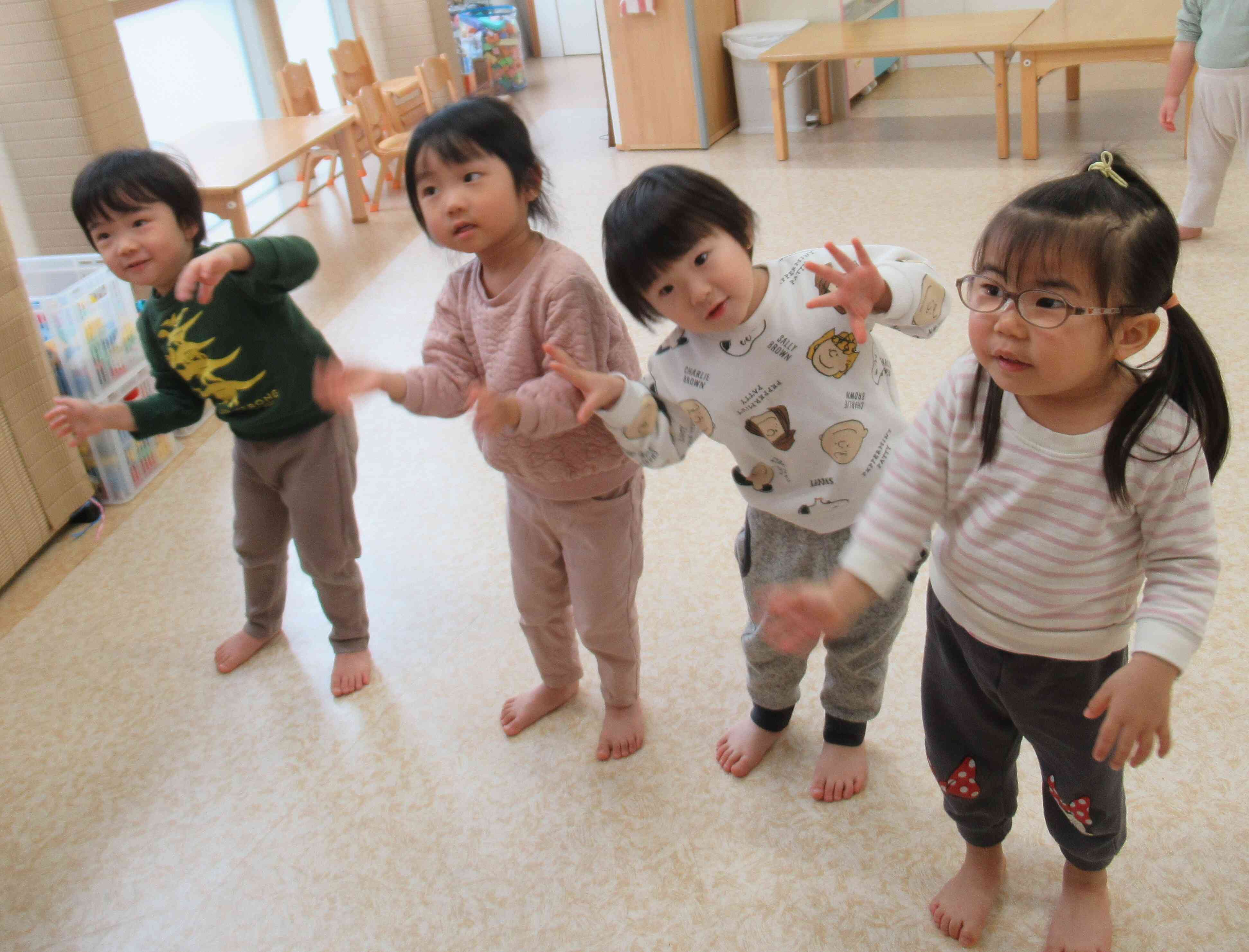 うさぎ組(2歳児)　英語