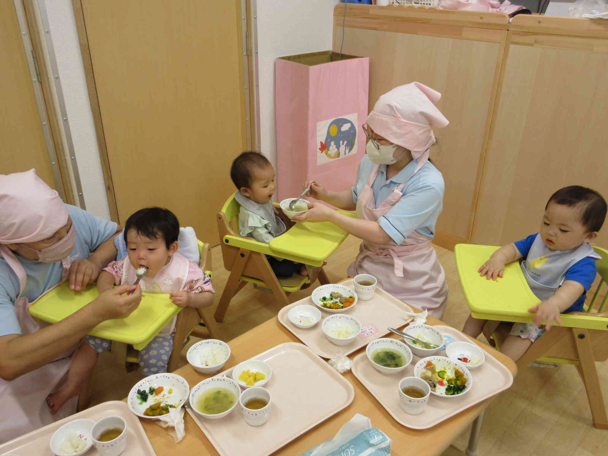 ひよこ組のお食事風景