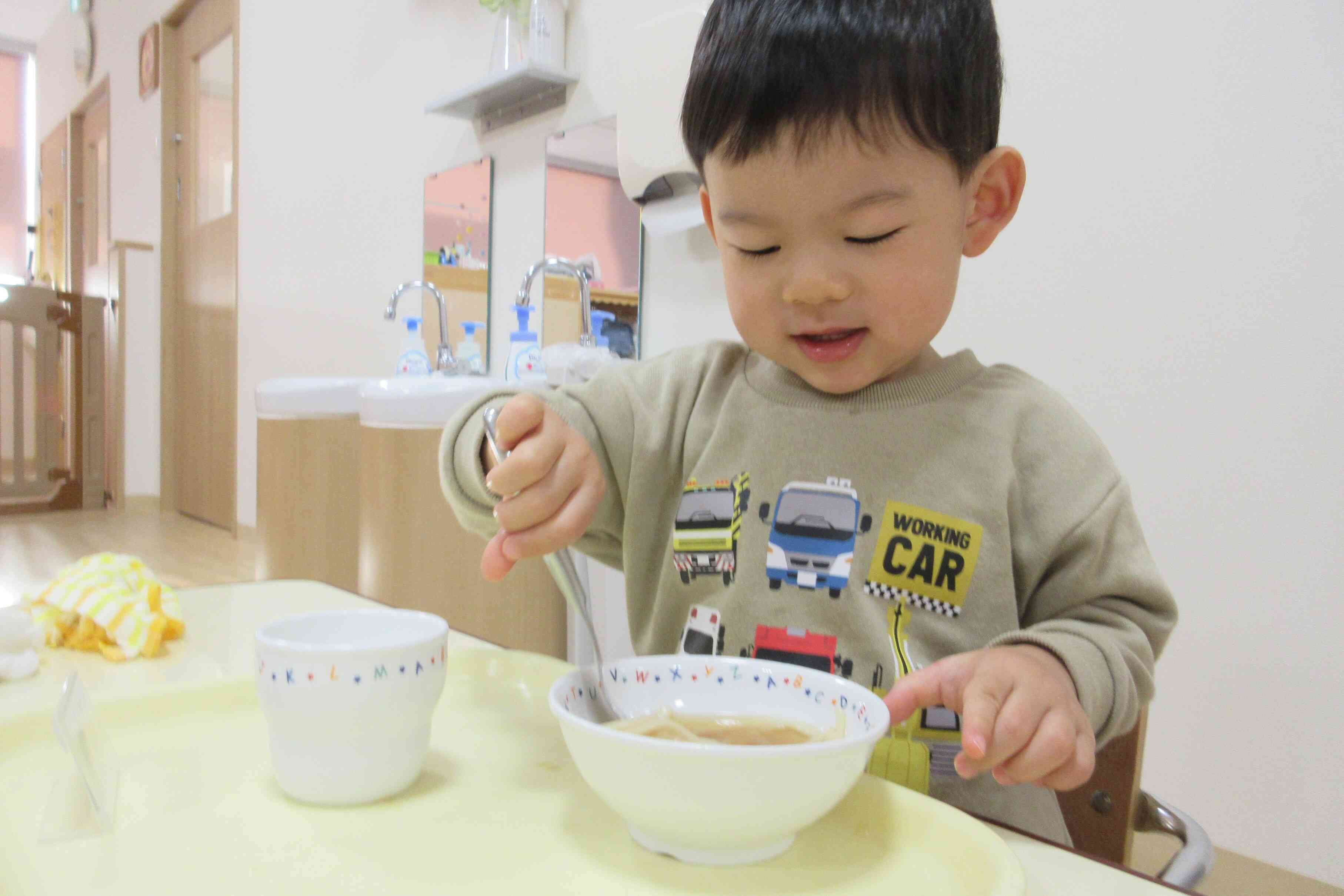 自分で食べるよ！