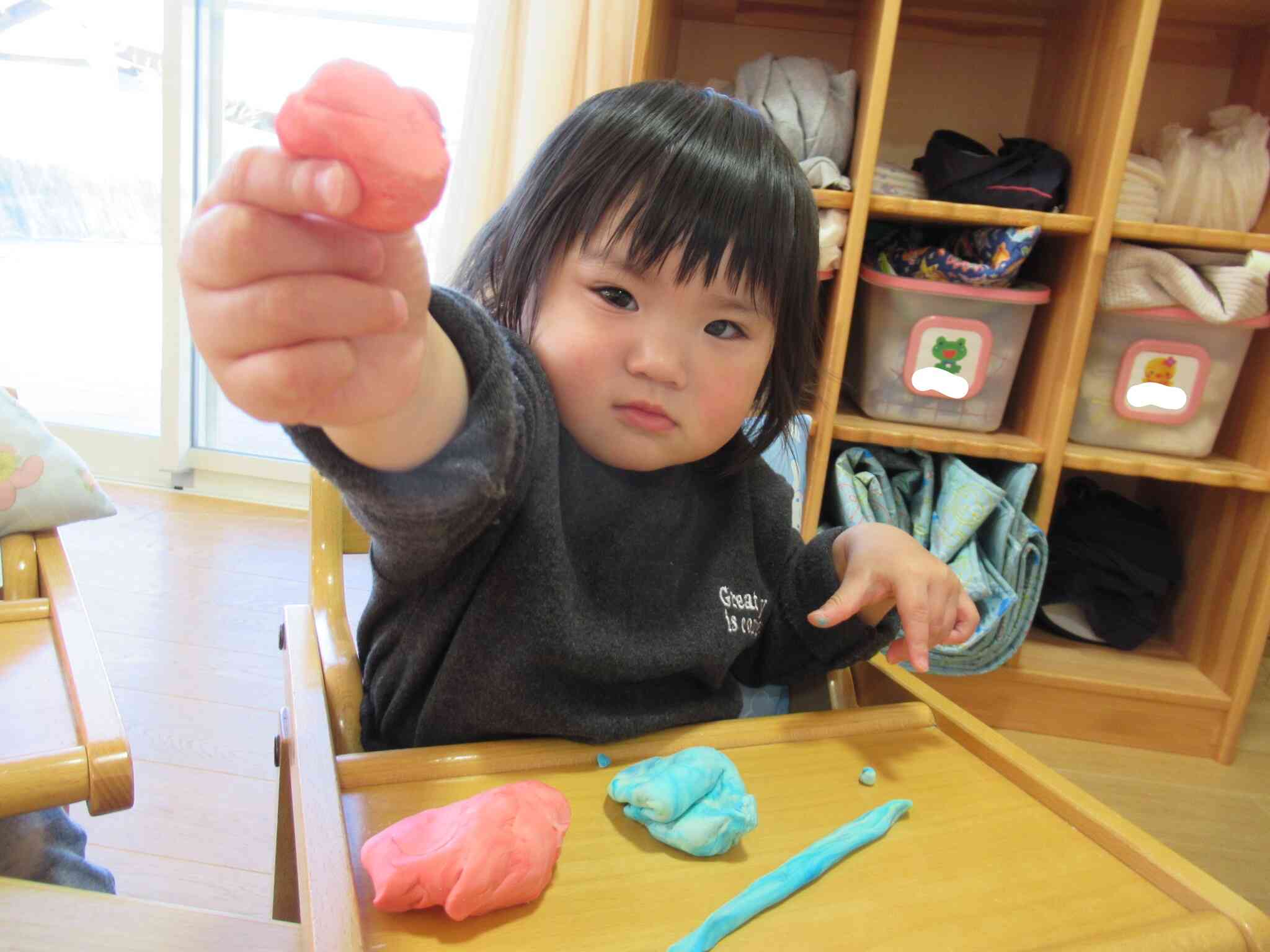 小麦粉粘土（ひよこ2組・0歳児）