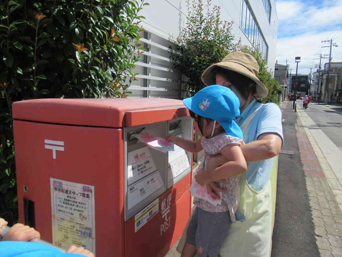 うさぎ組も！　偶然配達していた郵便局員さんに会い「こんにちわ」って言ったら「ありがとう！」って言ってたよ！（ご利用ありがとう？笑）