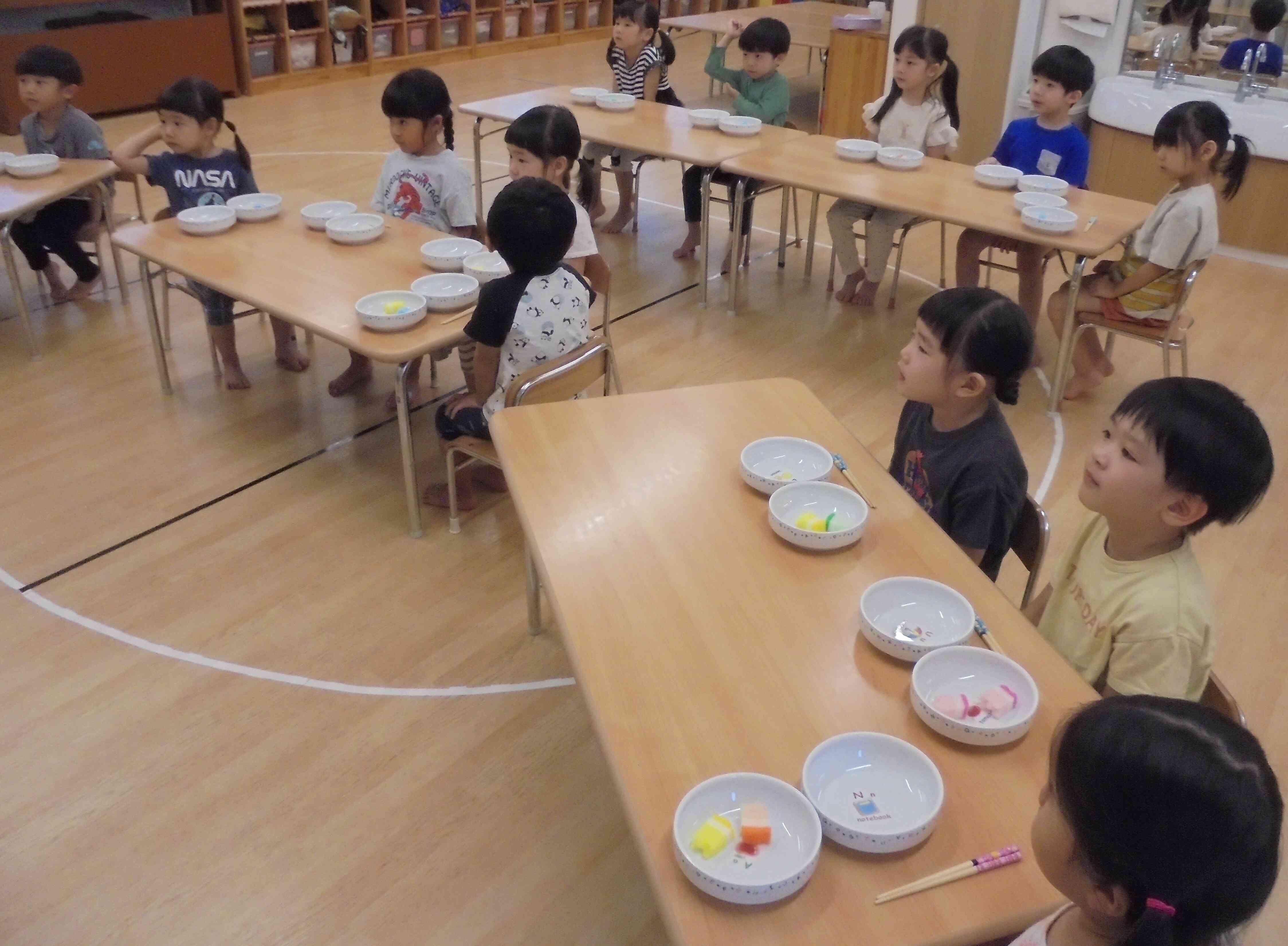 食事のマナーなども聞きました。