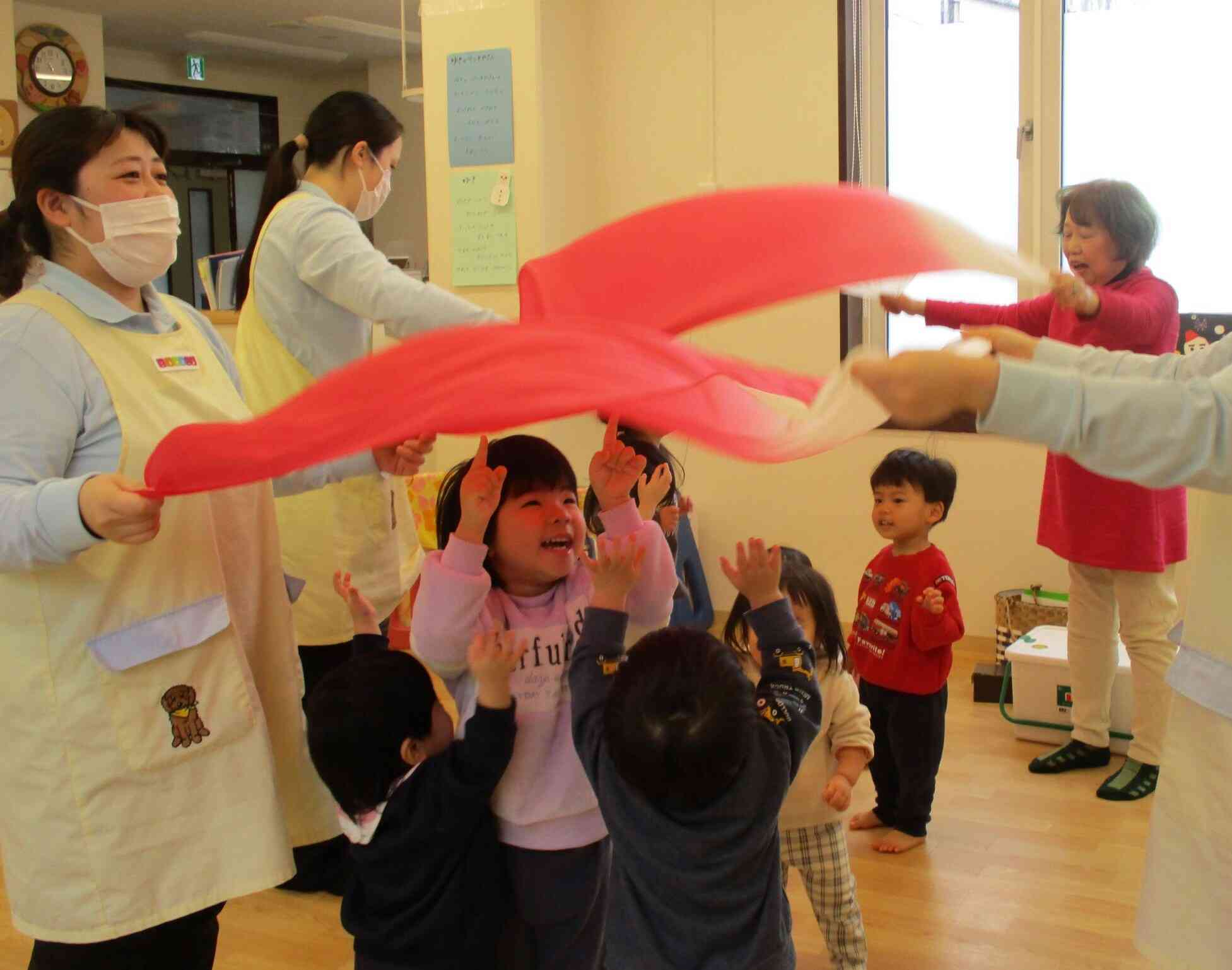 「うえから、したから、おおかぜこい！」