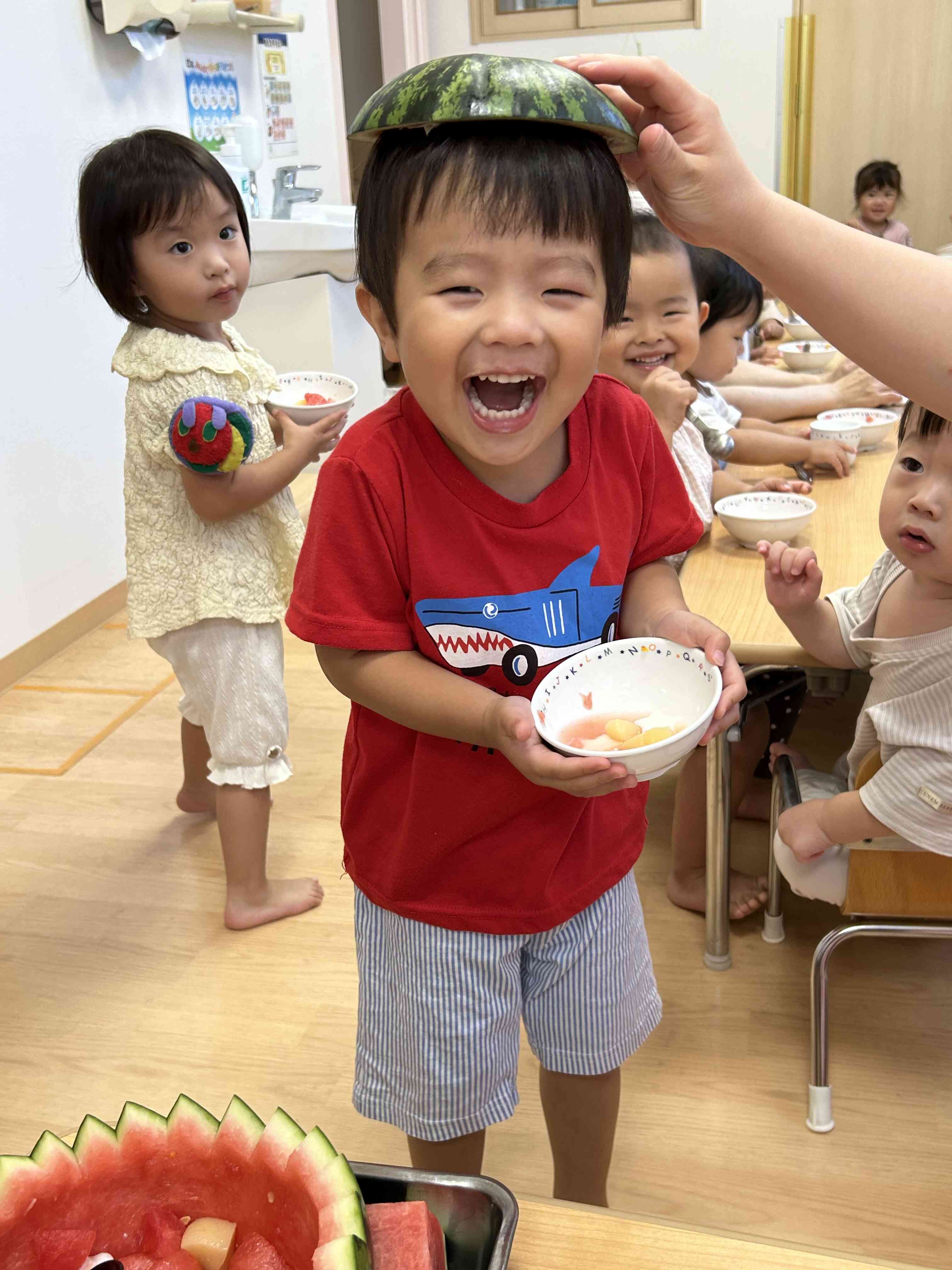 スイカの帽子！似合ってるね！