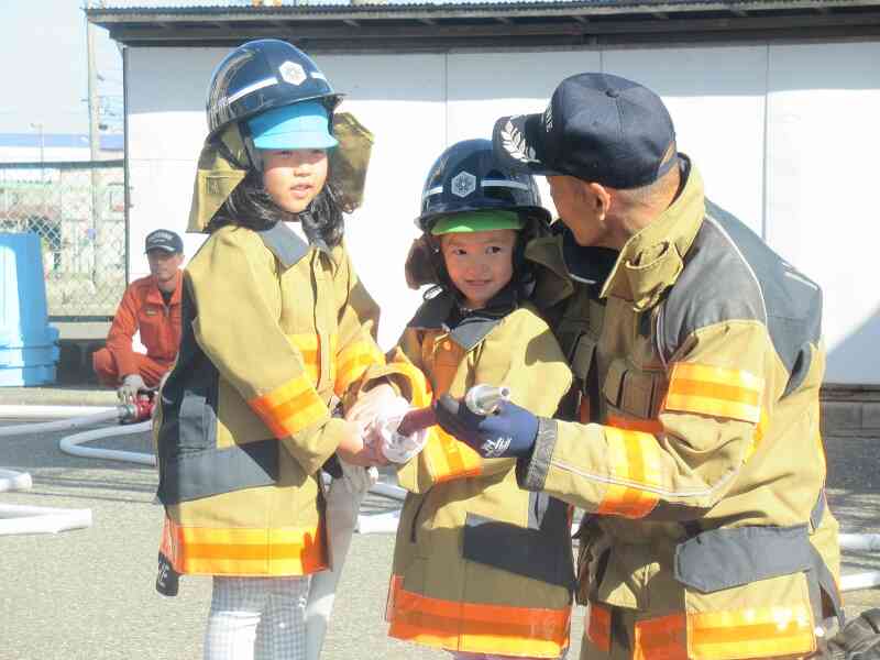 「お水、お願いしまーす.」