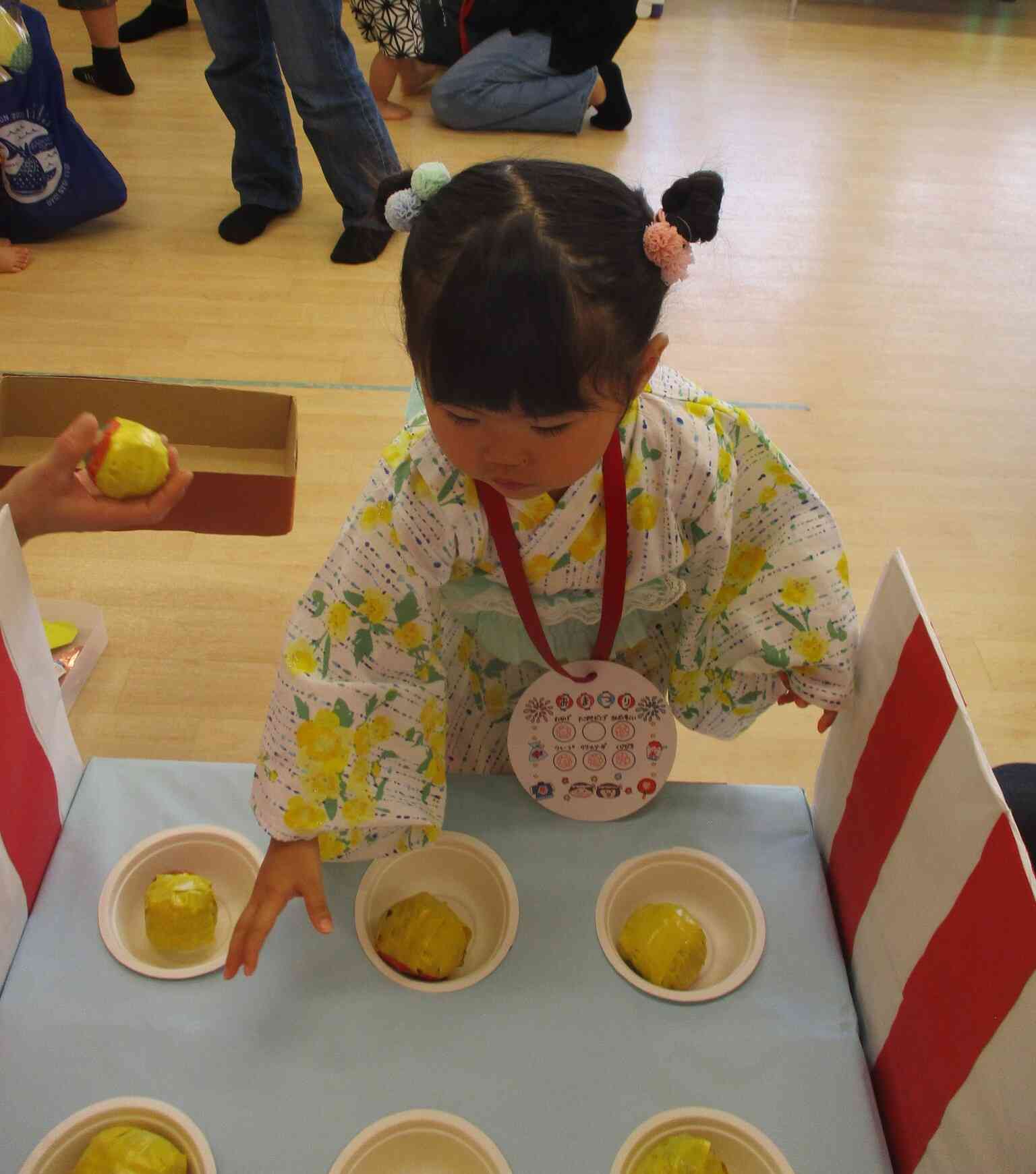 たこ焼きビンゴではたこ焼きに見立てたボールを上手に投げていましたよ。