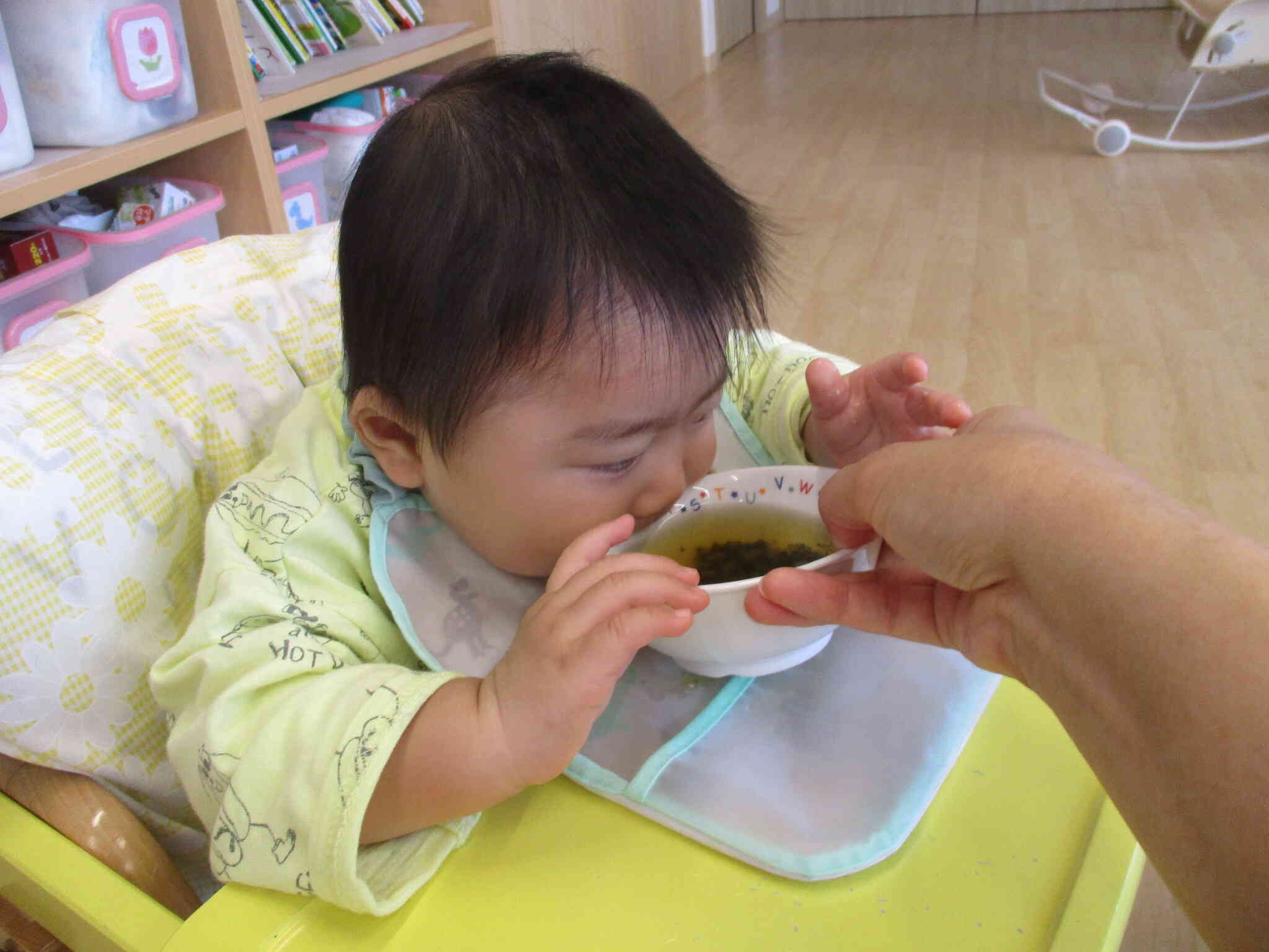 上手にお椀で飲めるようになったよ。