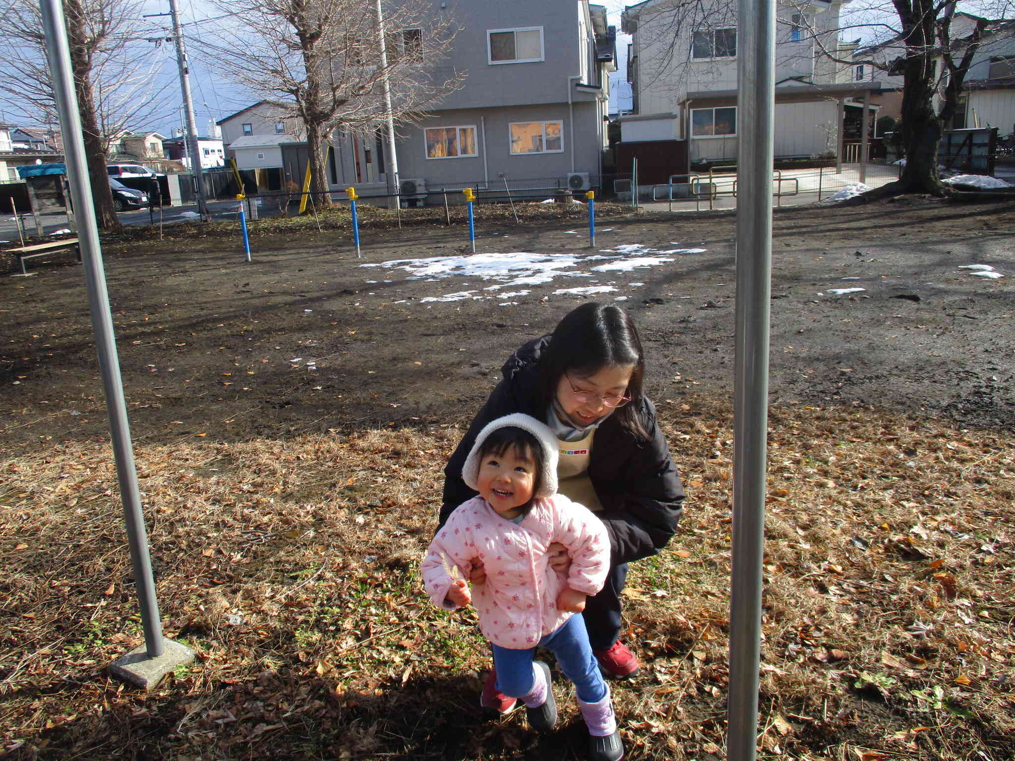 「私も先生に抱っこしてもらう～」と嬉しそうです。