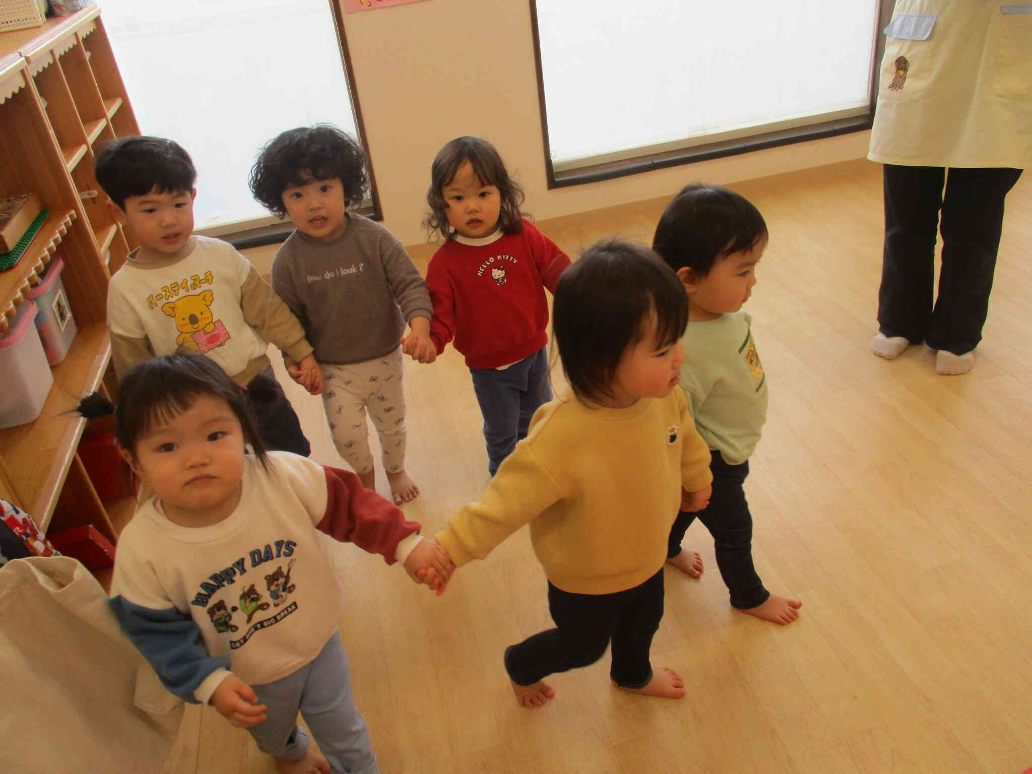 あるこ～♪　あるこ～♪　おてて繋いで仲良し☆