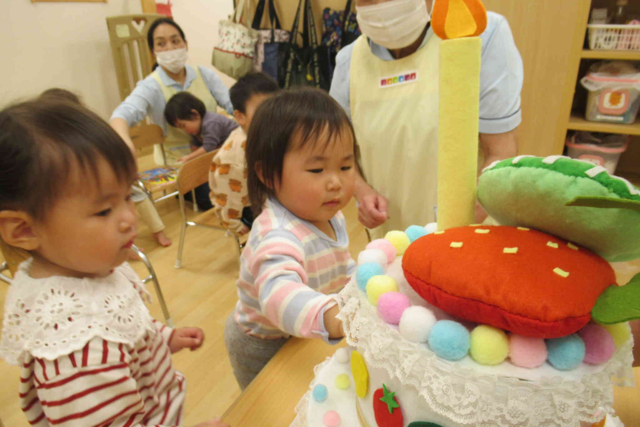 ケーキの飾りつけもしたよ！