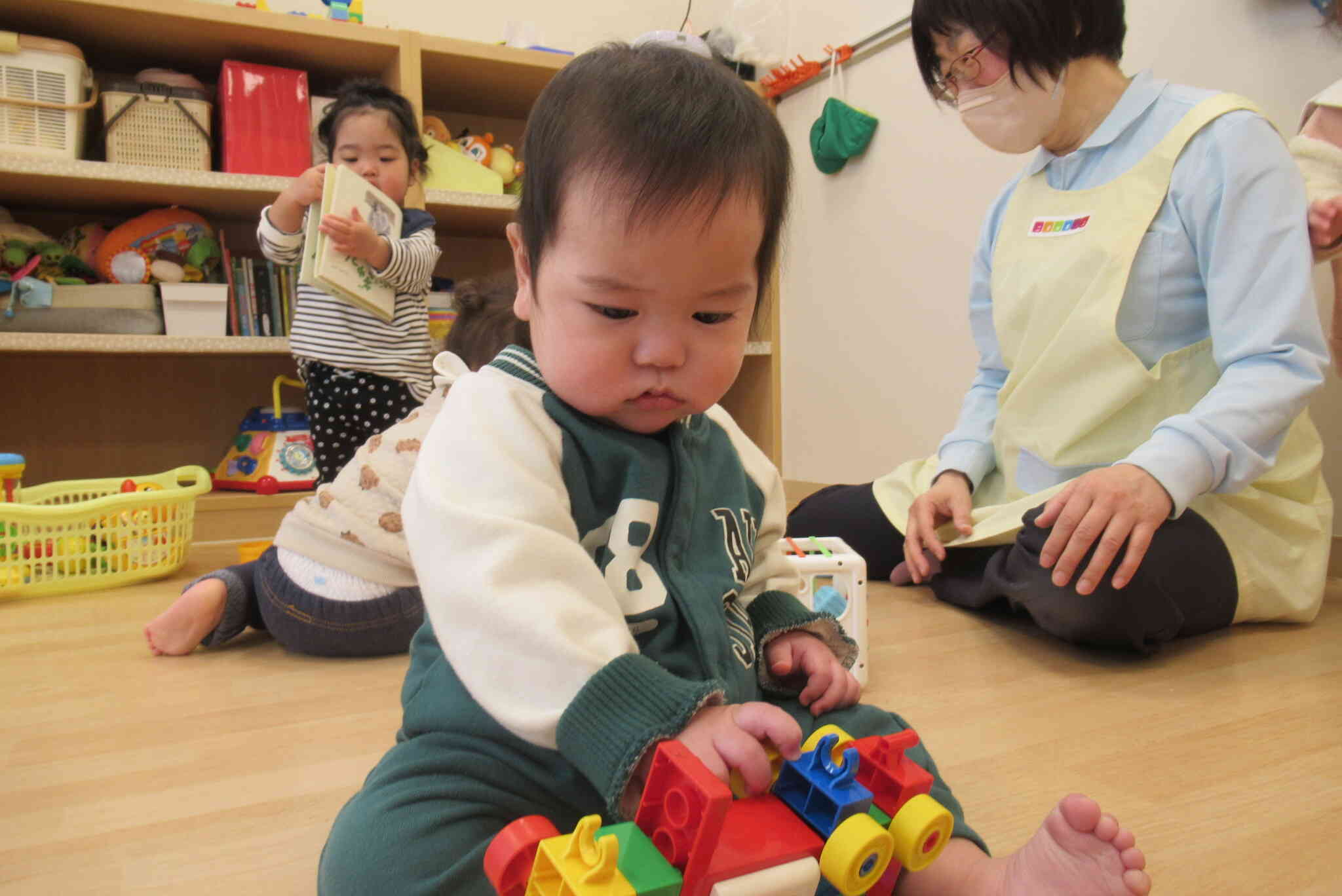 ブロックの車は大人気！