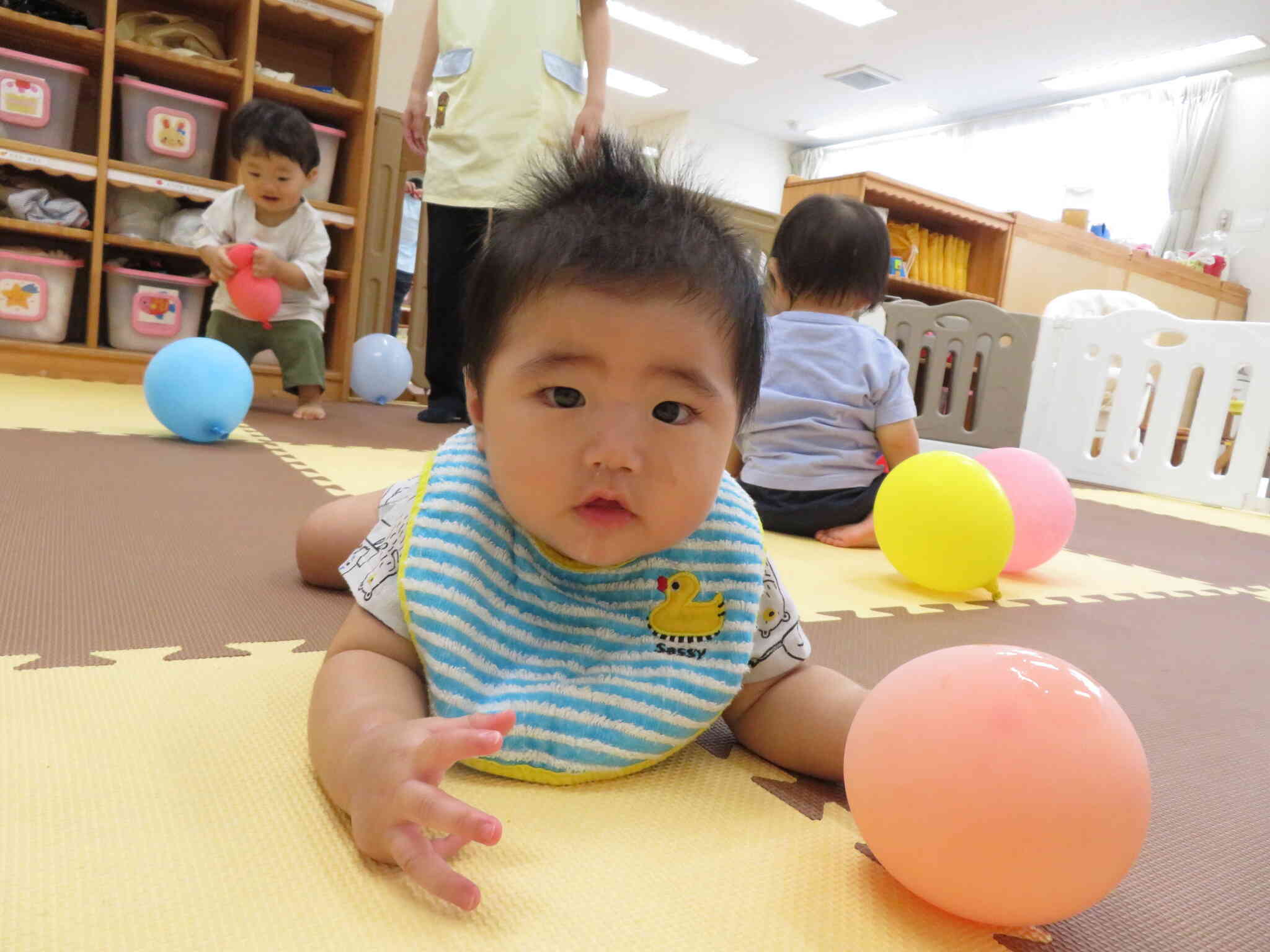 ひよこ組（0歳児クラス）の様子