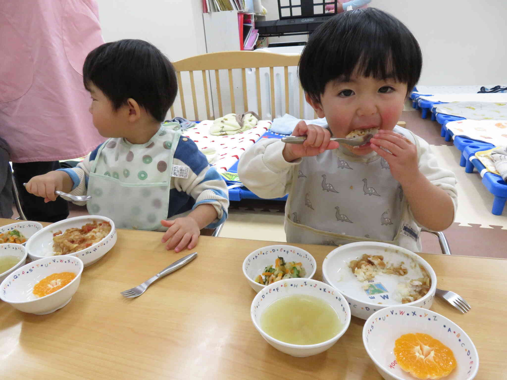 食具を使って上手に食べられるでしょ。