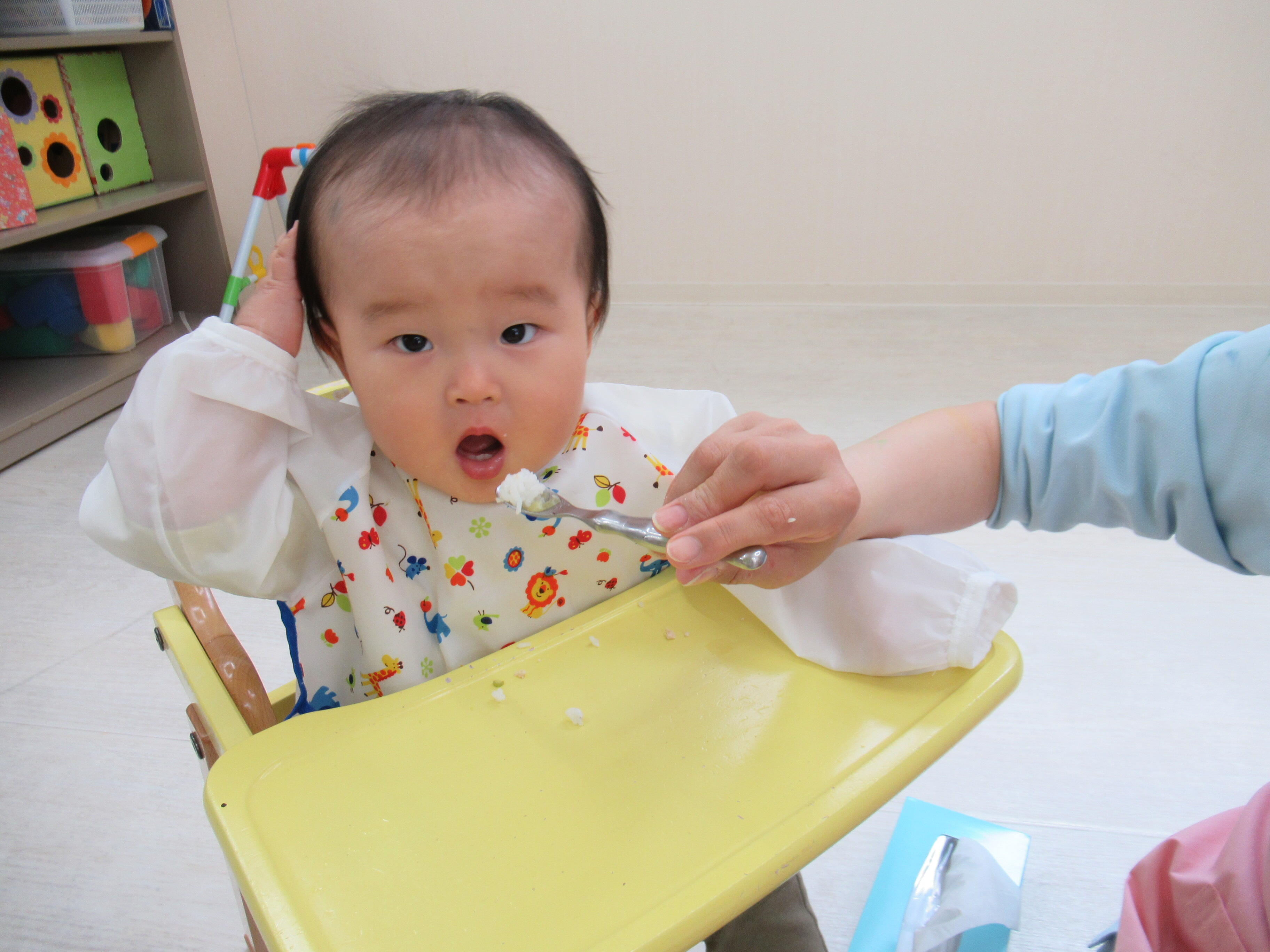 僕が食べてるところ、みてみて！