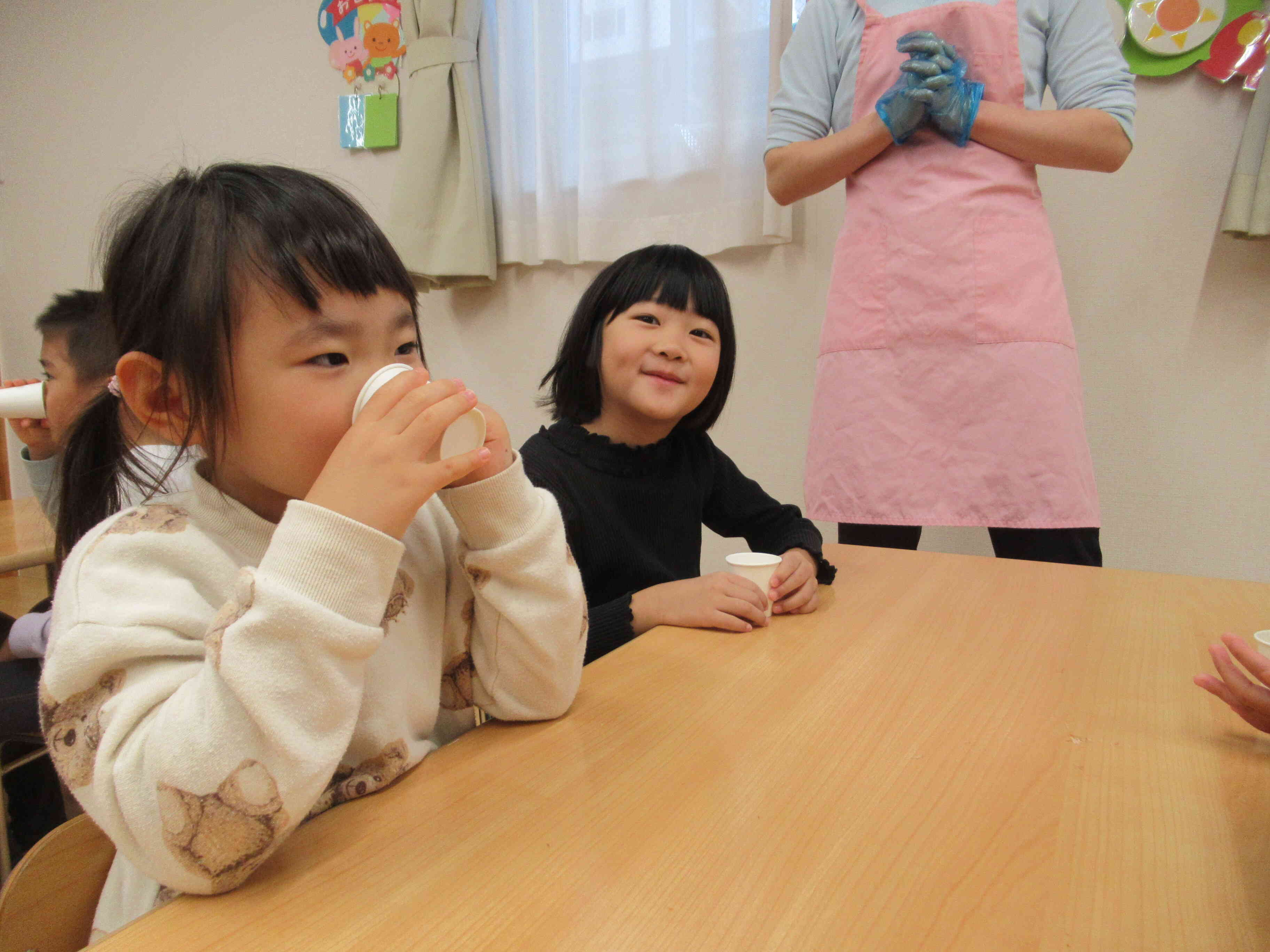 最後にはだしも実際に飲んでみました！「おいしい～」と