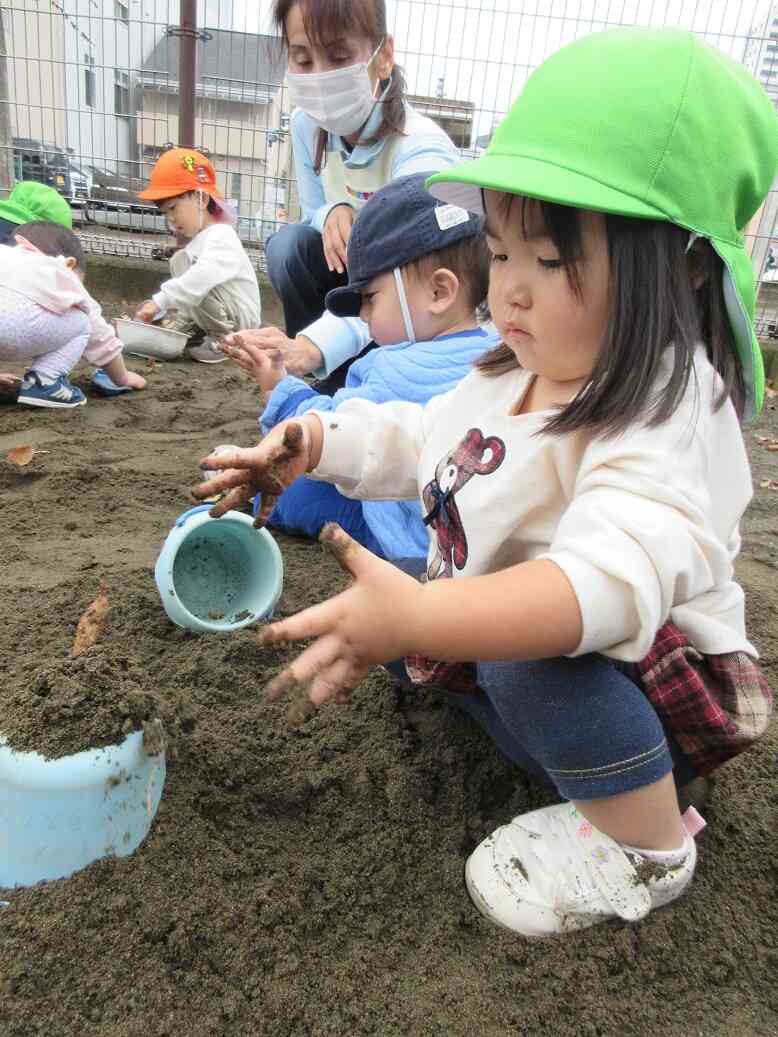 まめちゃんのエサあるかな？