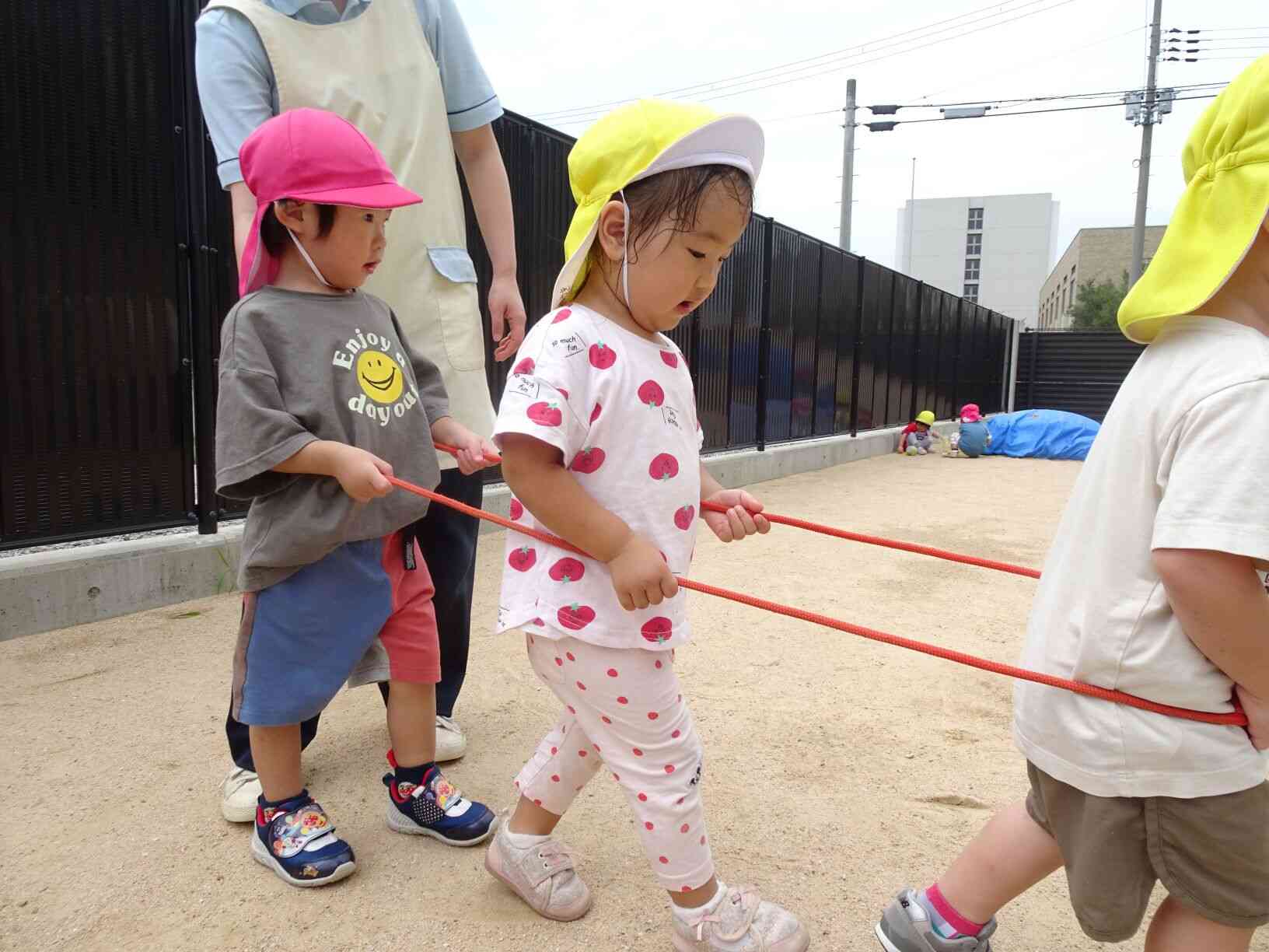 お外でたくさん遊ぶよ！