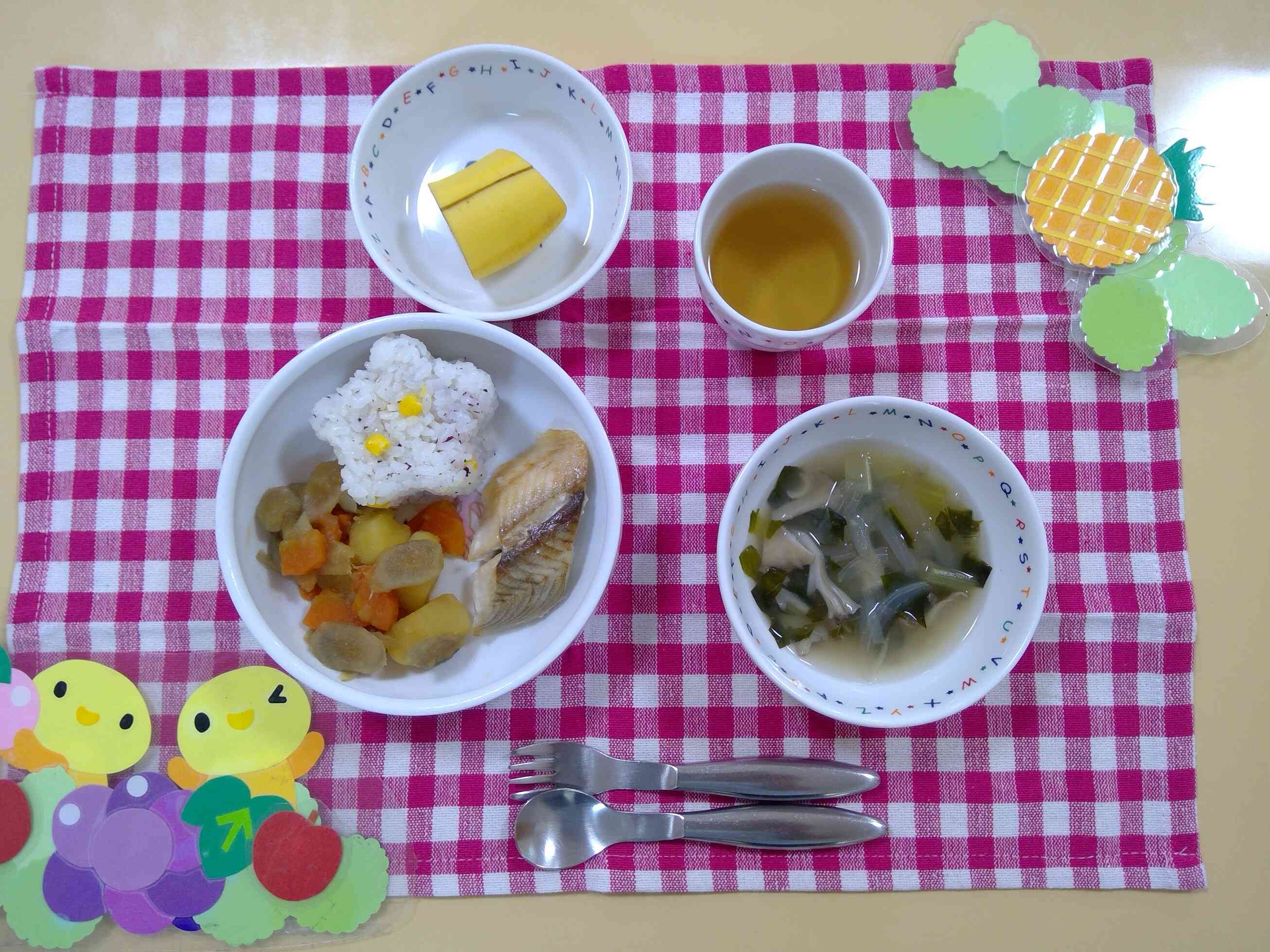 11月８日の給食（お誕生会）