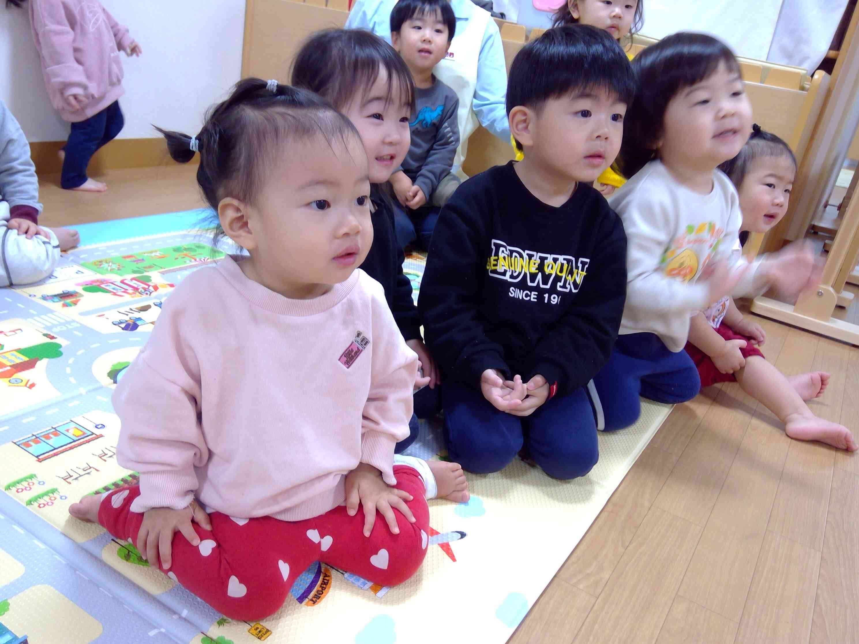 丸がりんごや雪だるまに変身して大喜びの子どもたちでした☆