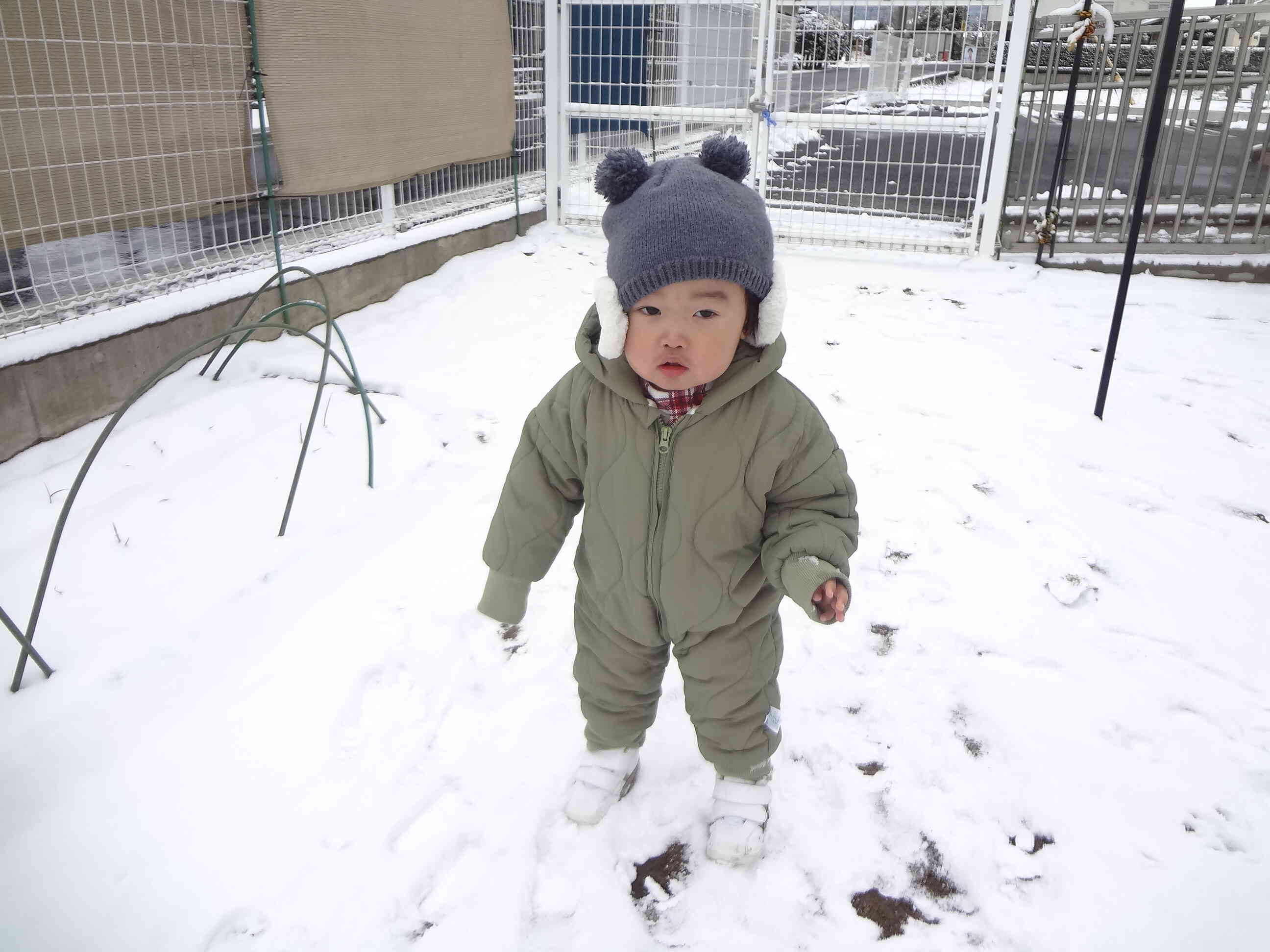 雪の上をどんどん進むぞ！　すごいでしょ！