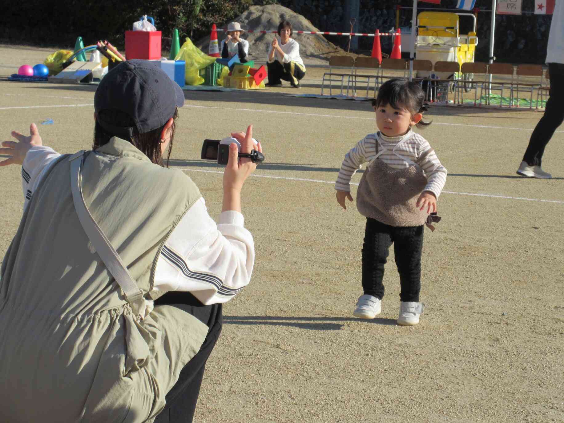 りす組のかけっこ♪お家の人が待ってくれている所まで、よ～い、どん！