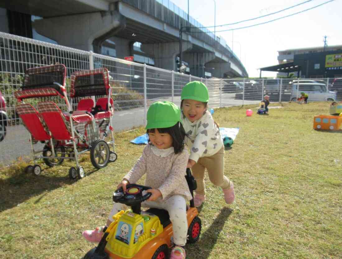 『いくよー！しっかり運転してねー！！』