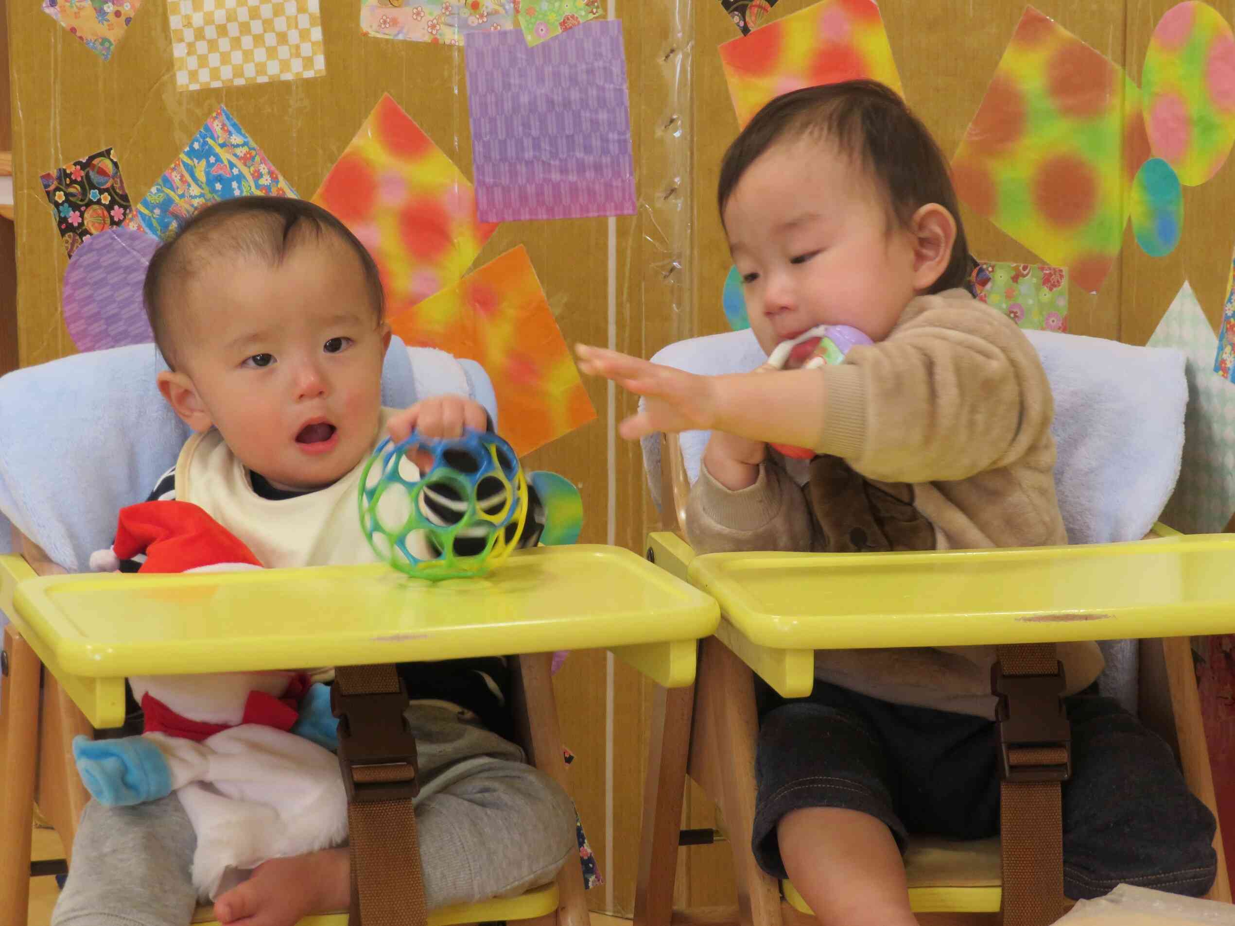 新しい2人のお友達が入園しました。たくさん遊びましょうね！！　