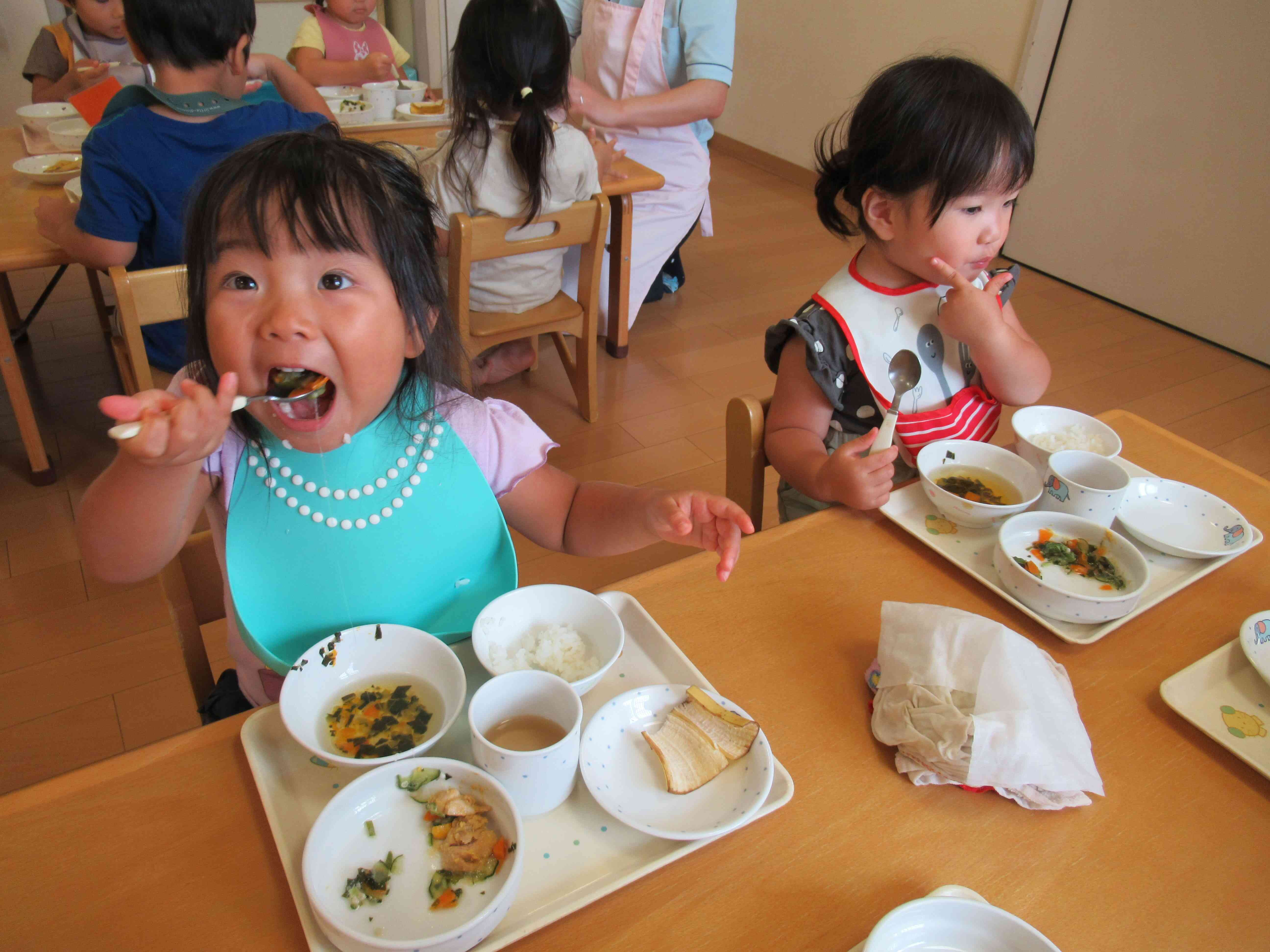 給食おいしいね♪