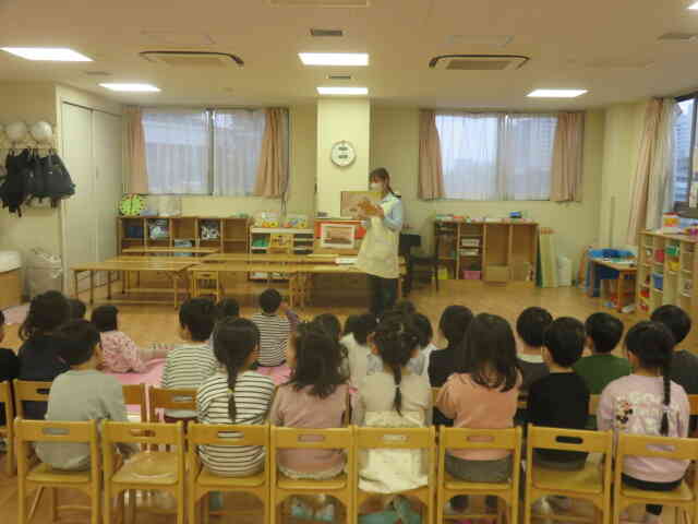 紙芝居も真剣に聞いていましたよ