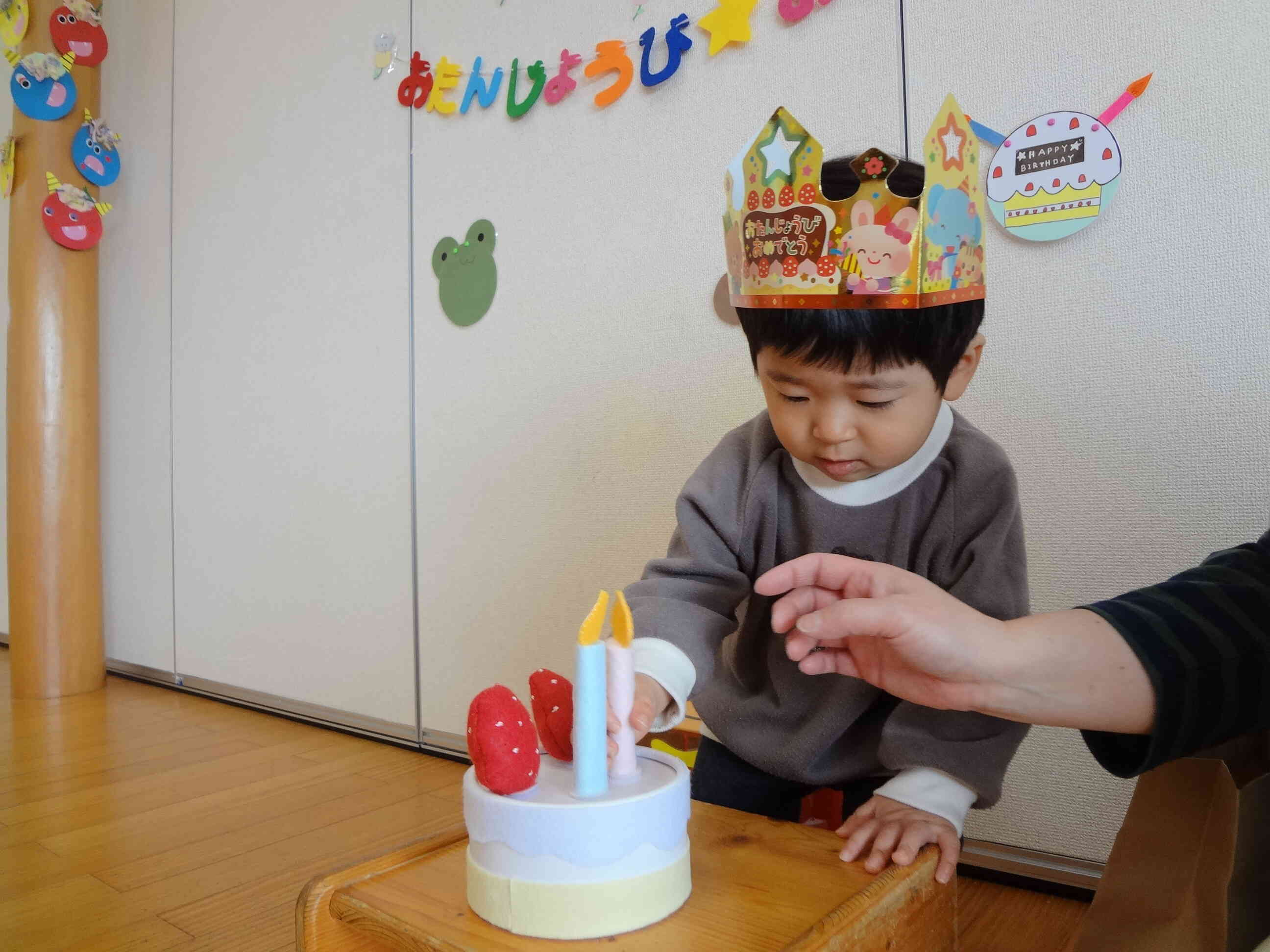 ケーキの飾りつけをしました！