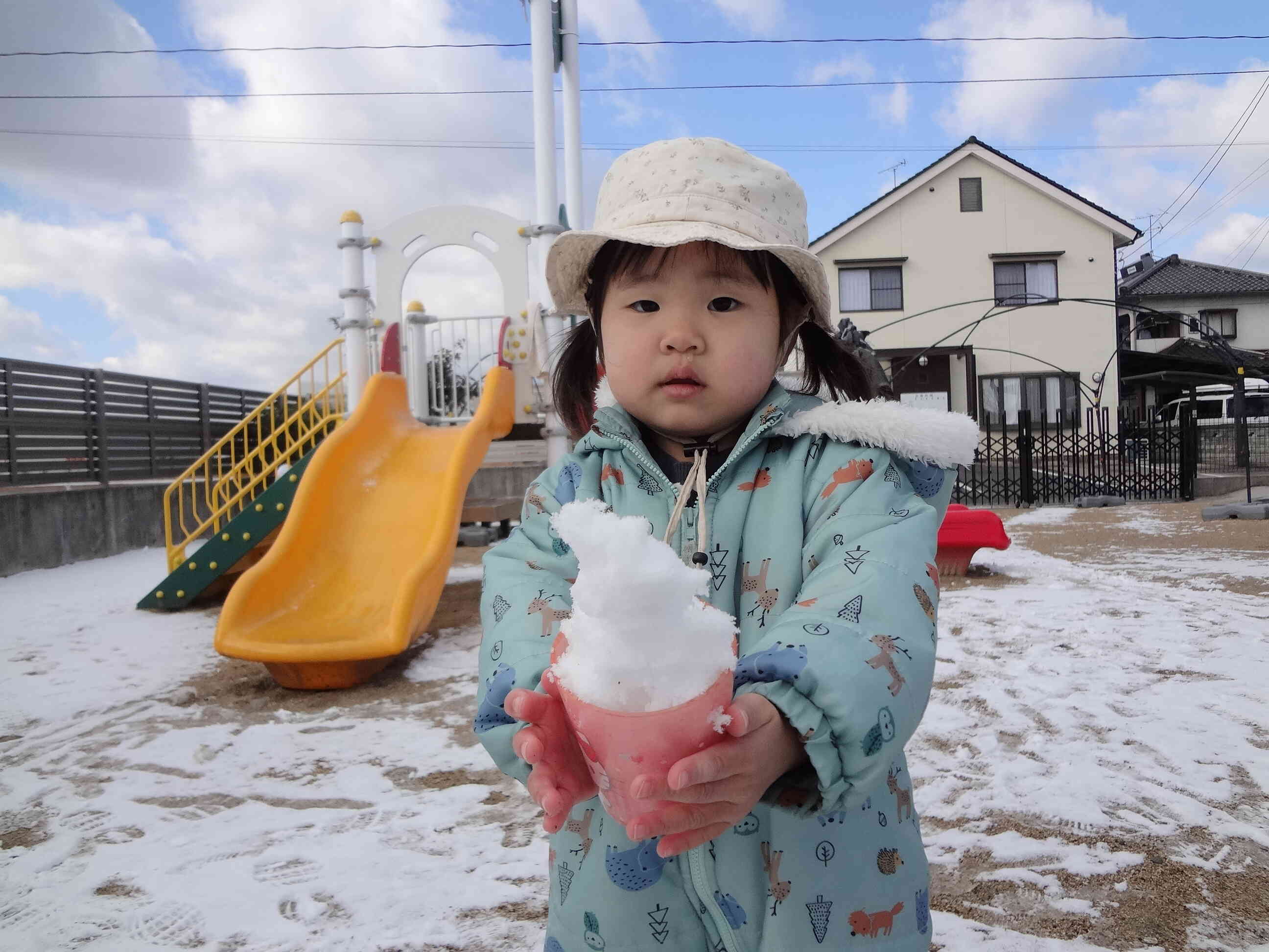 つめた～い！また雪遊びしたいな♪