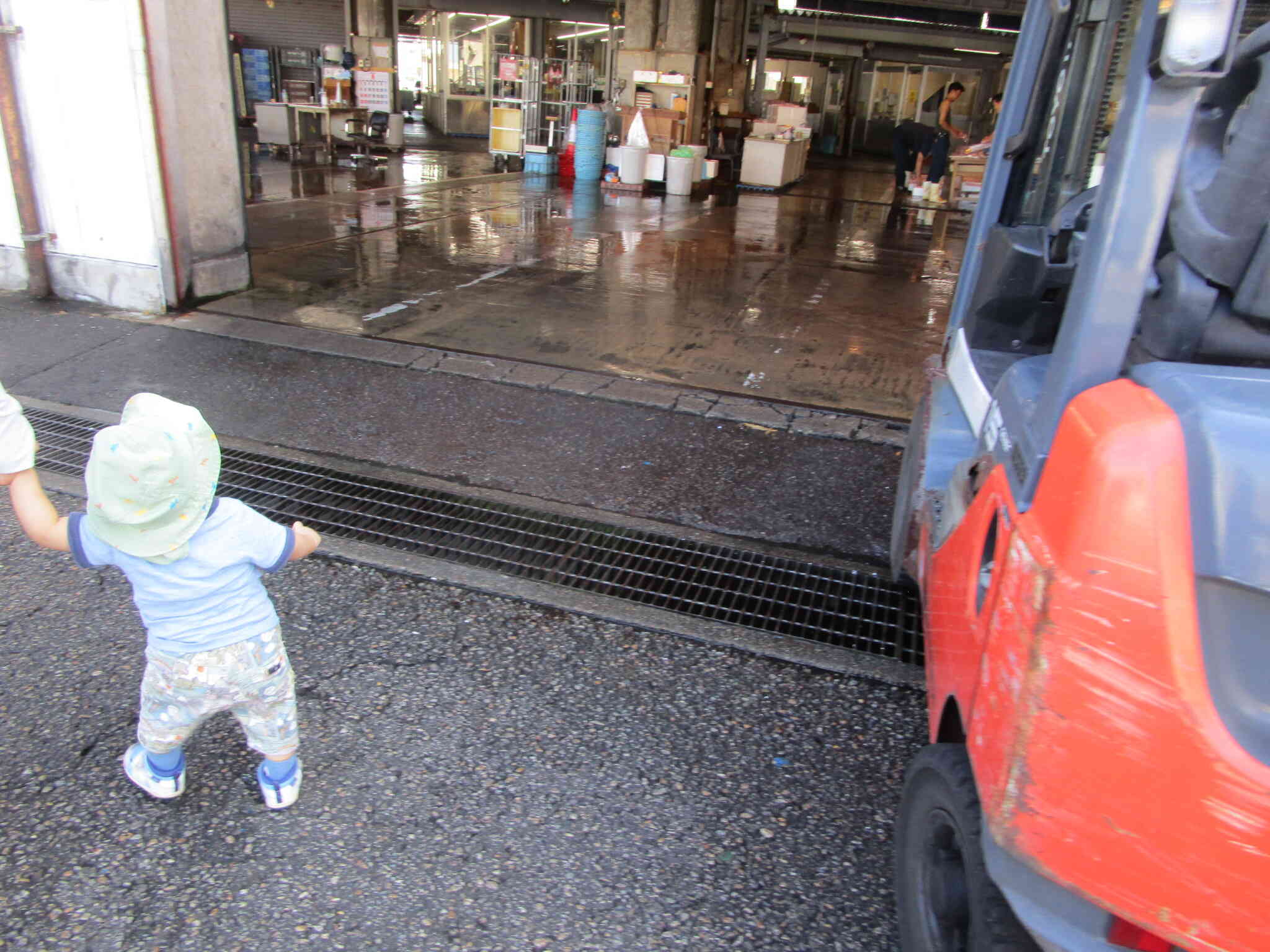 市場の中を散策中☆