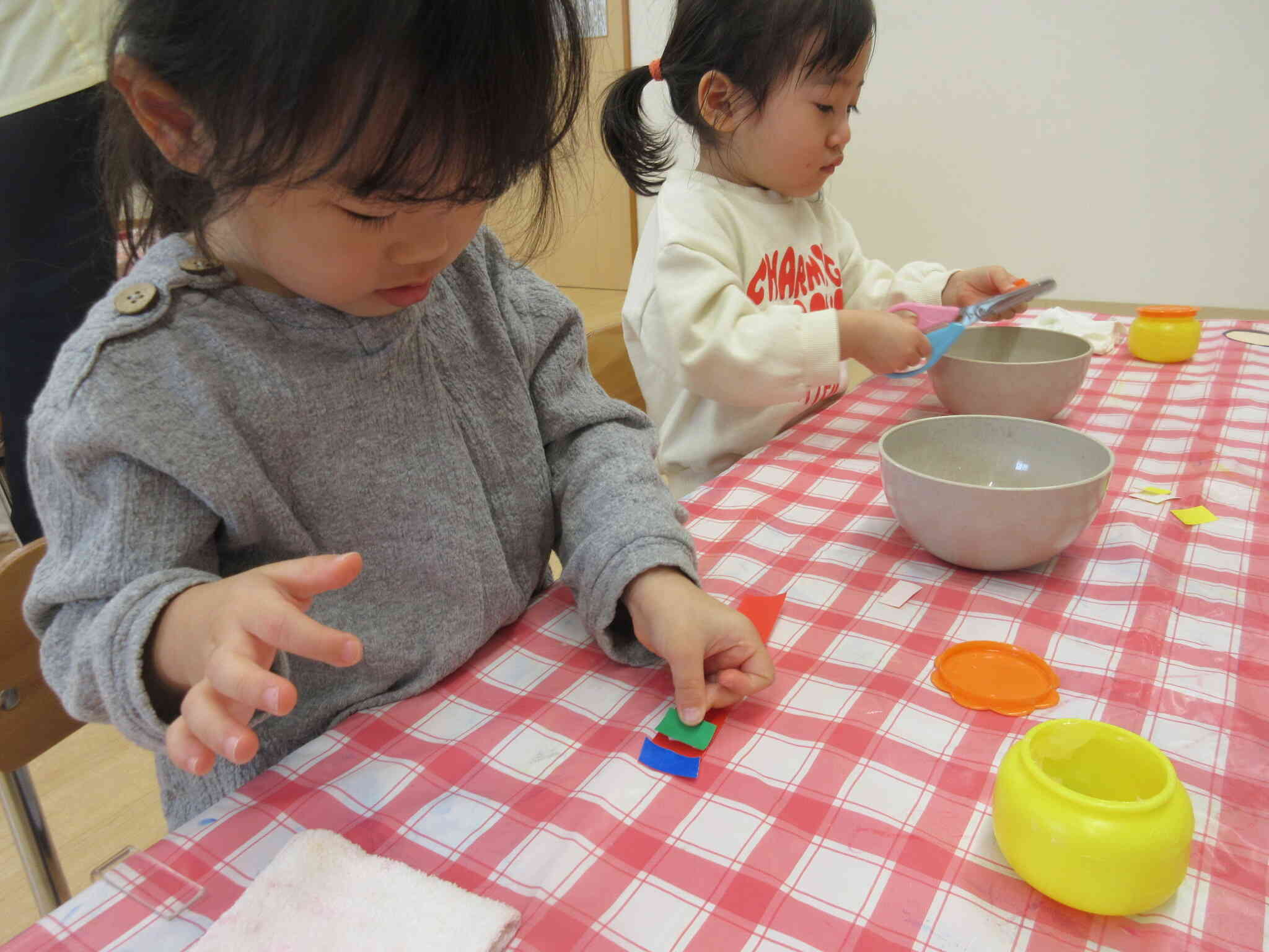 チョキチョキ、ぺったんこ