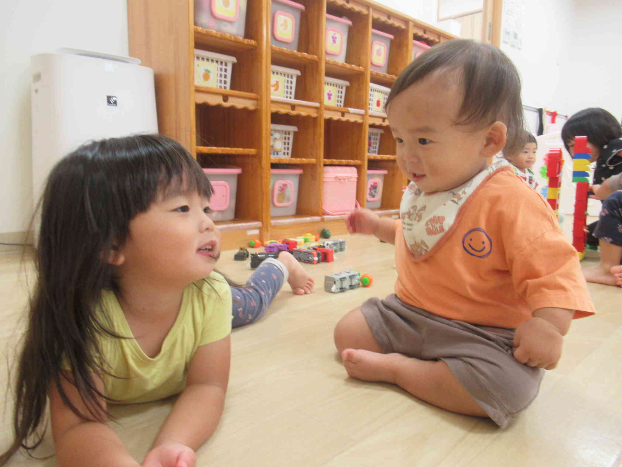 おかえりの会の後は、お部屋で遊びます♪ブロック？おままごと？電車？？お迎えが来るまで楽しい時間が続きます♪