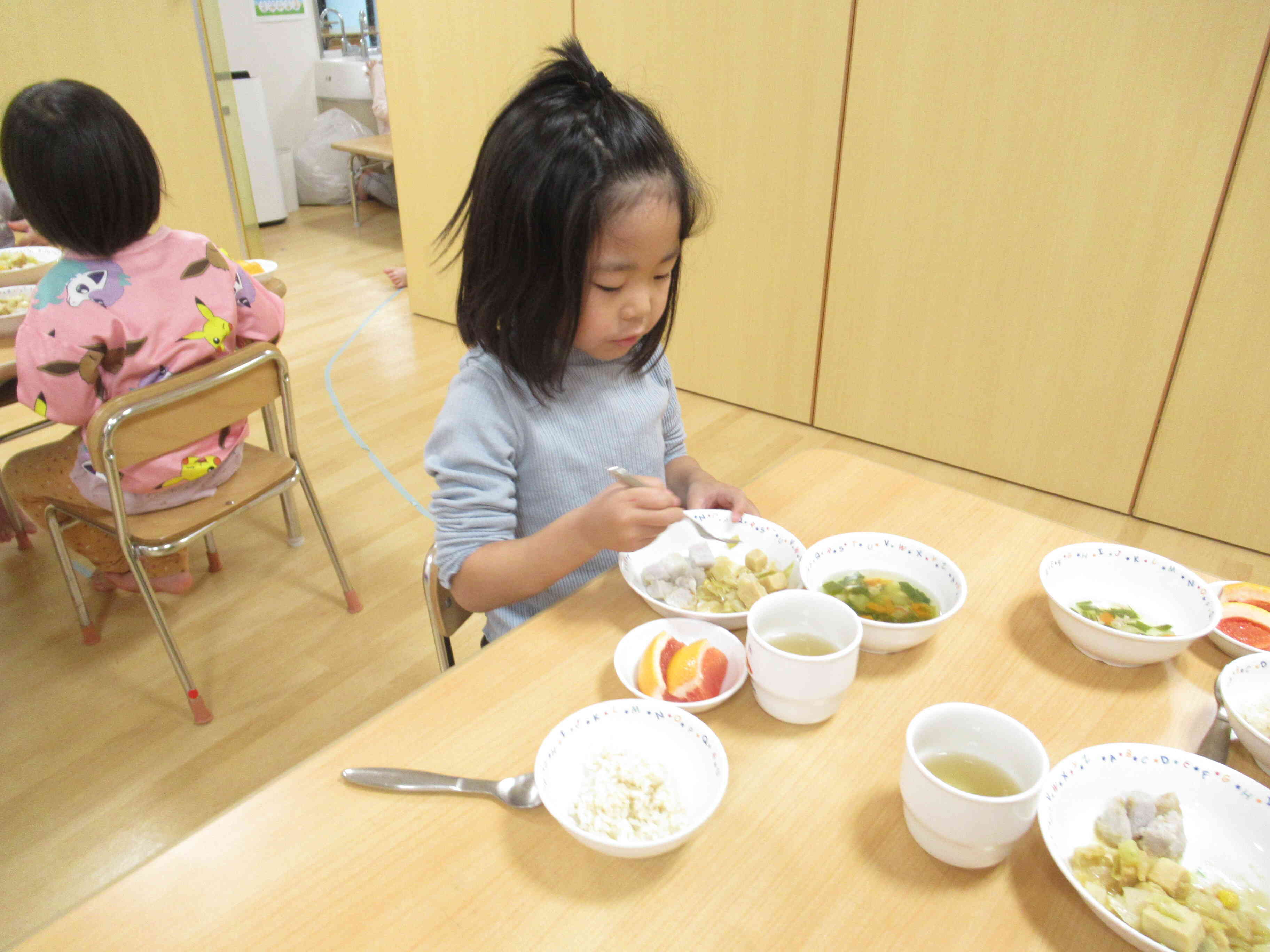 今日の給食に野菜スタンプの野菜入っているかな？