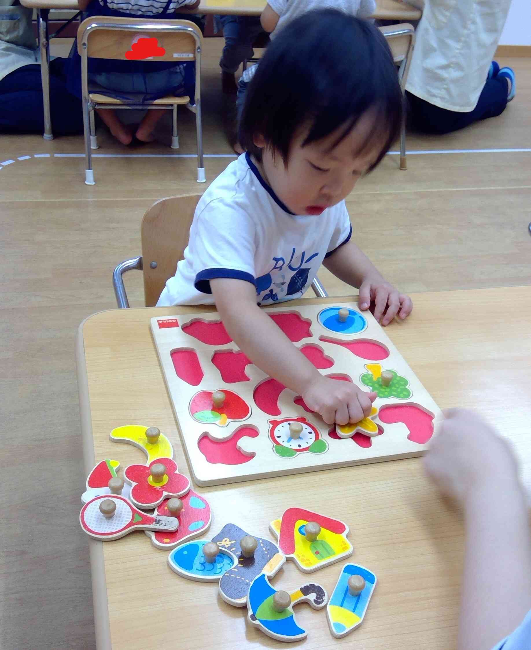 ☆室内遊び(パズル、マグネット)　1歳児