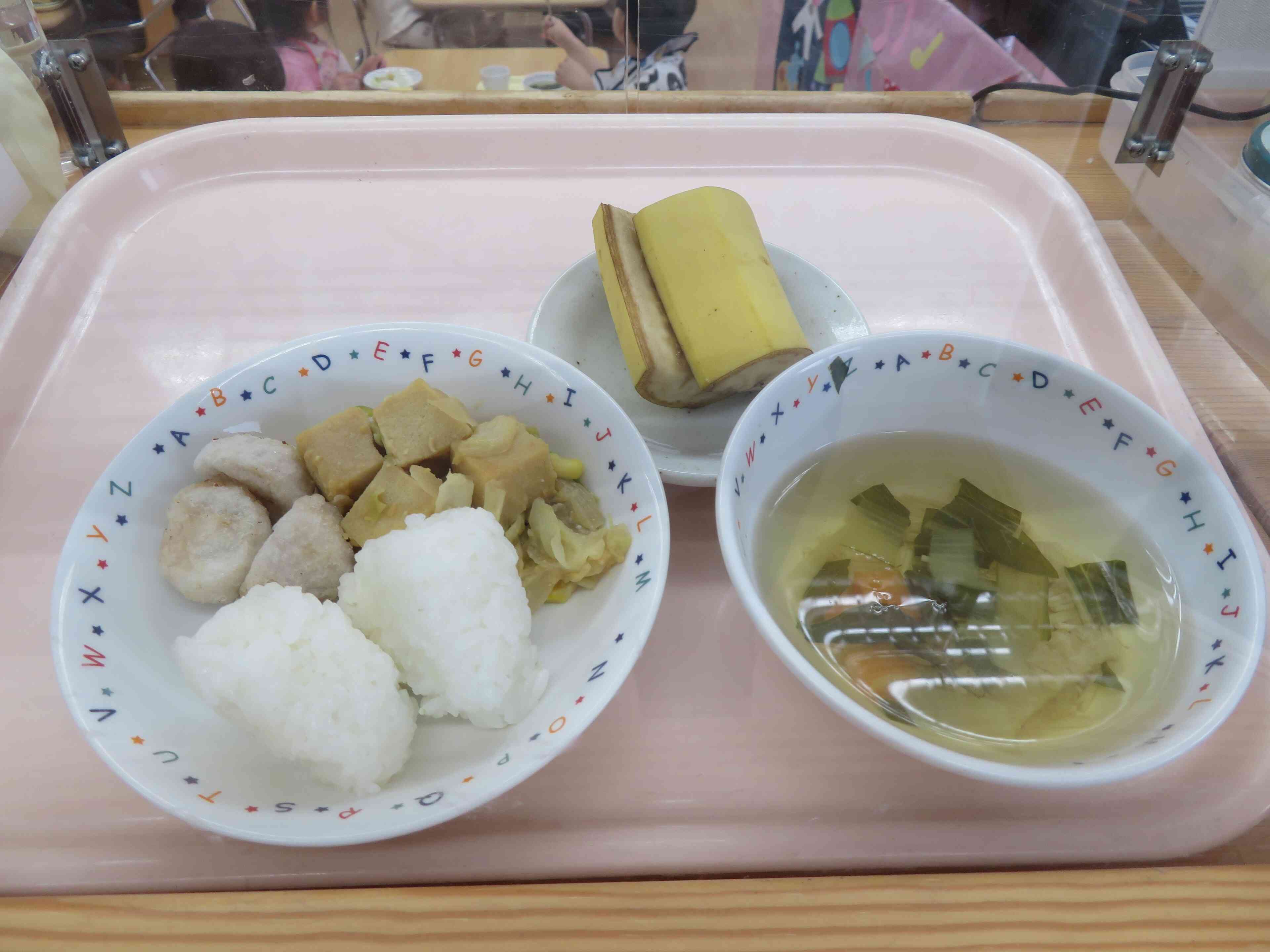 今日の給食は